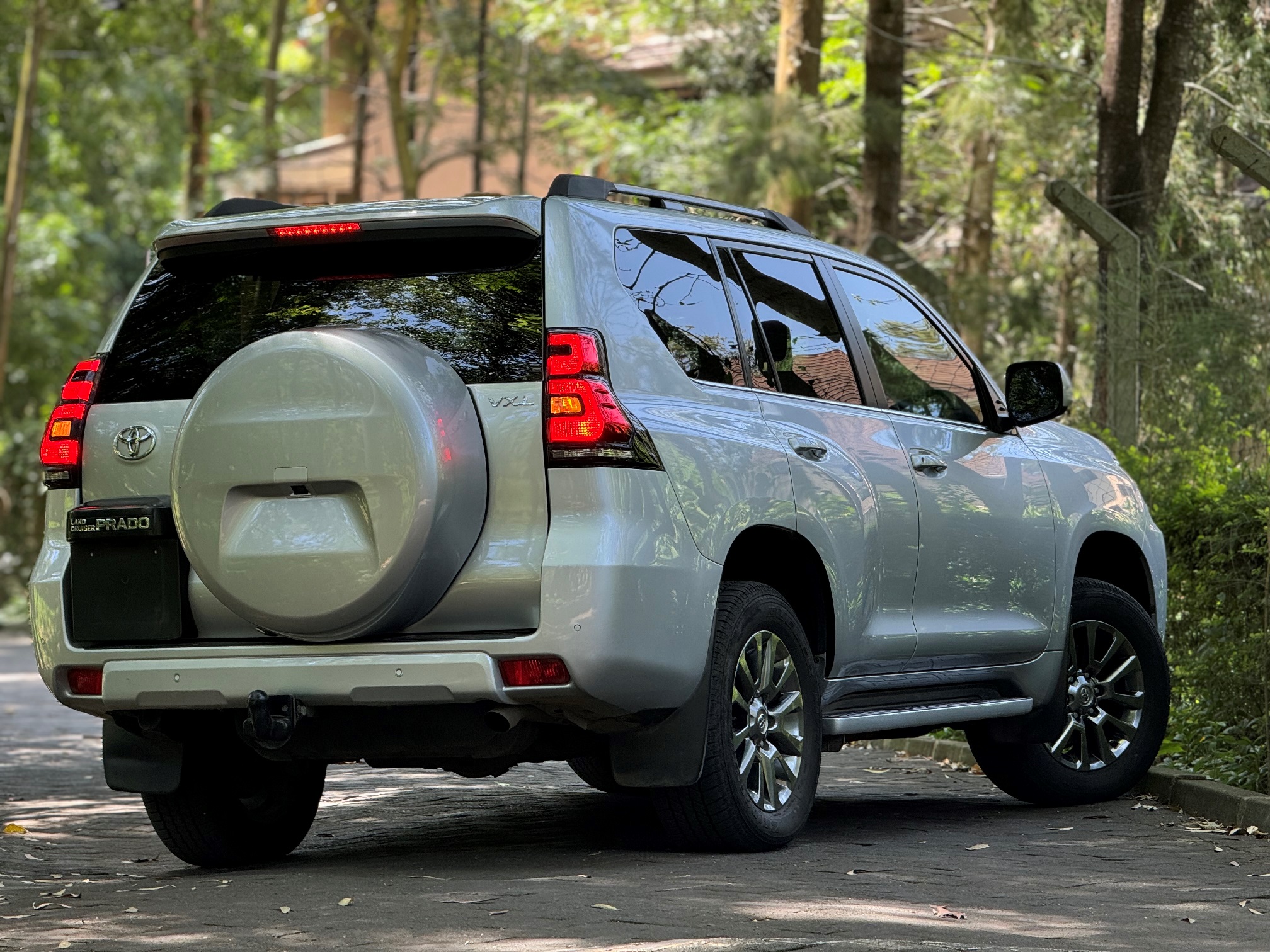 TOYOTA LANDCRUISER PRADO VX.L