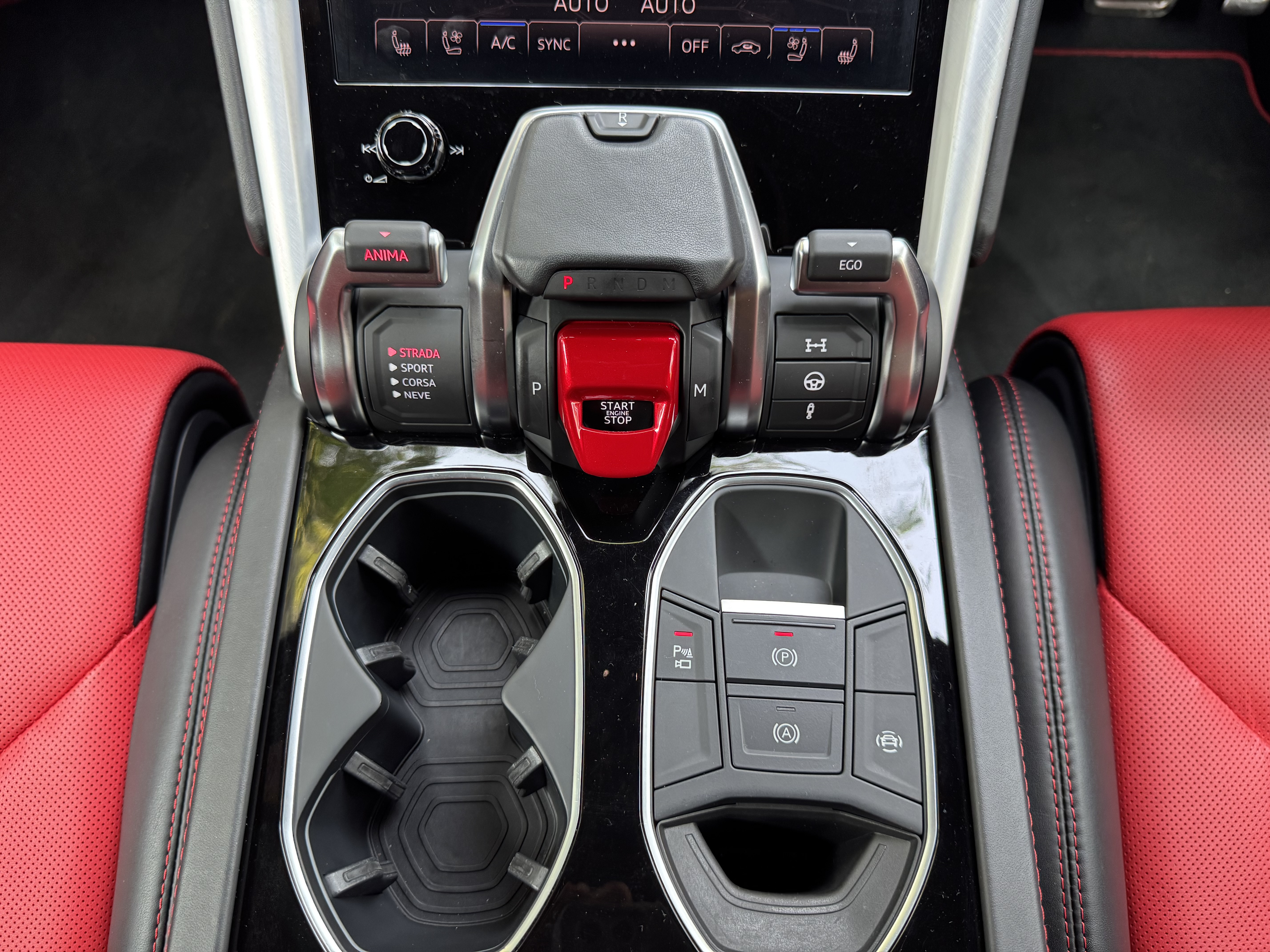 2019 LAMBORGHINI URUS