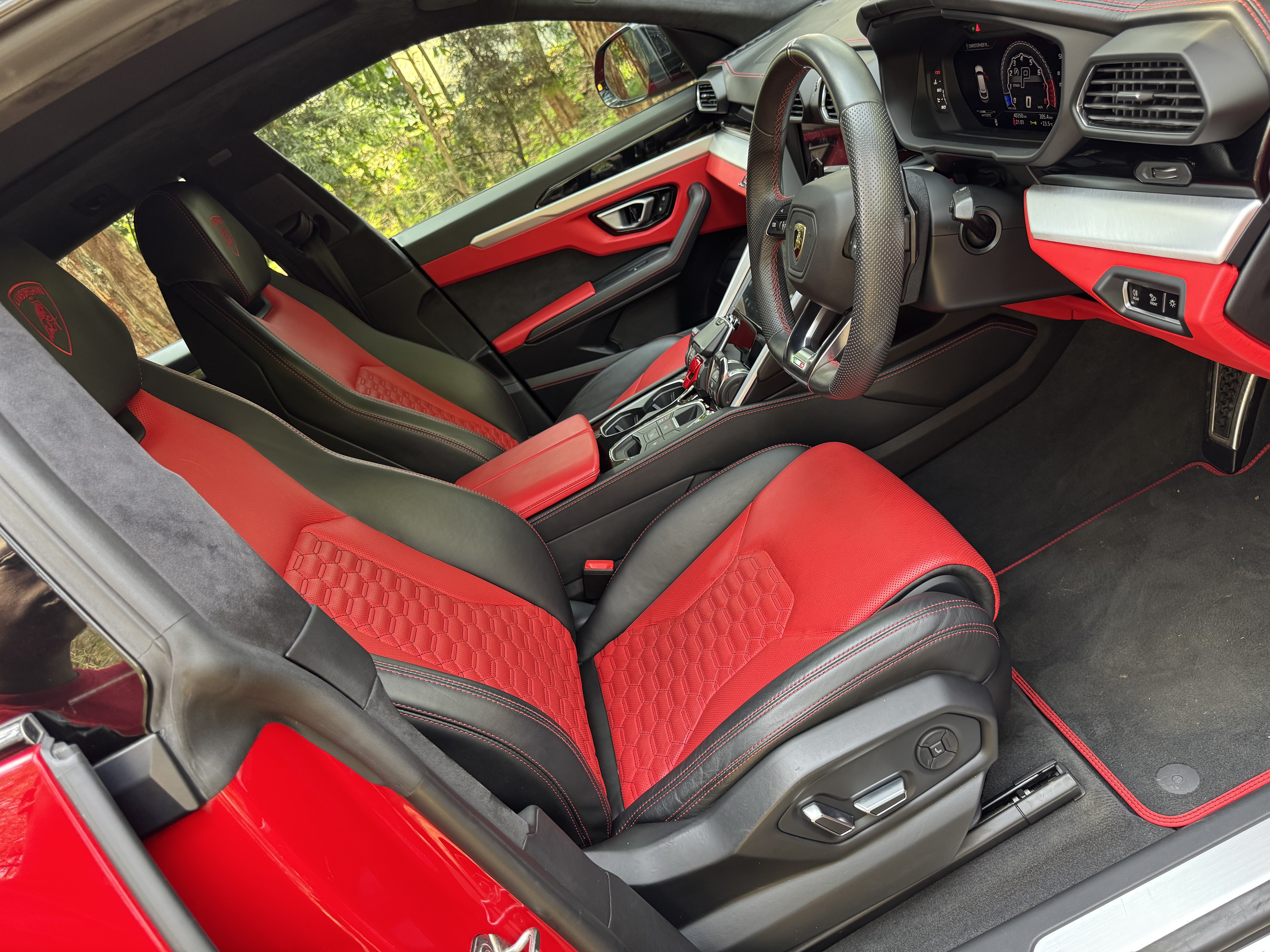 2019 LAMBORGHINI URUS