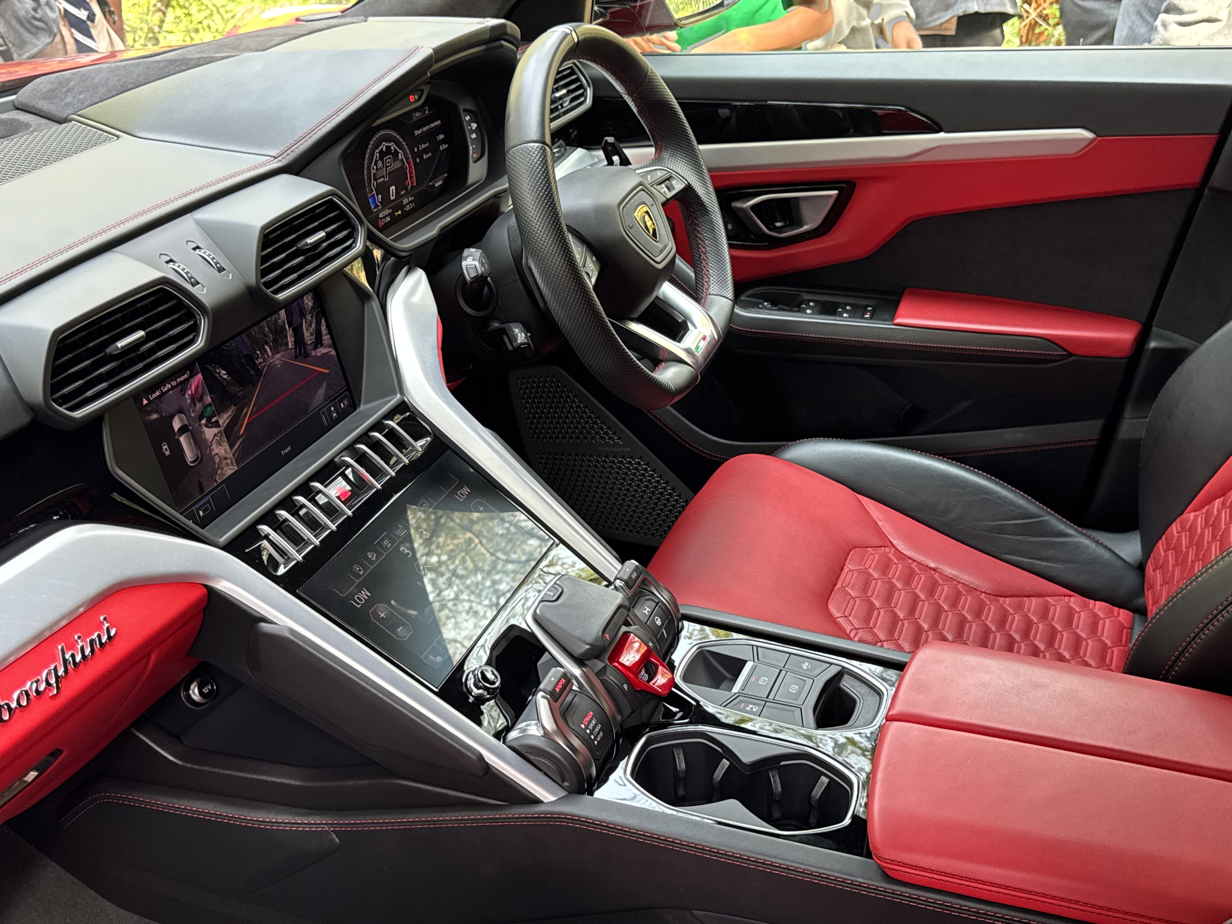 2019 LAMBORGHINI URUS
