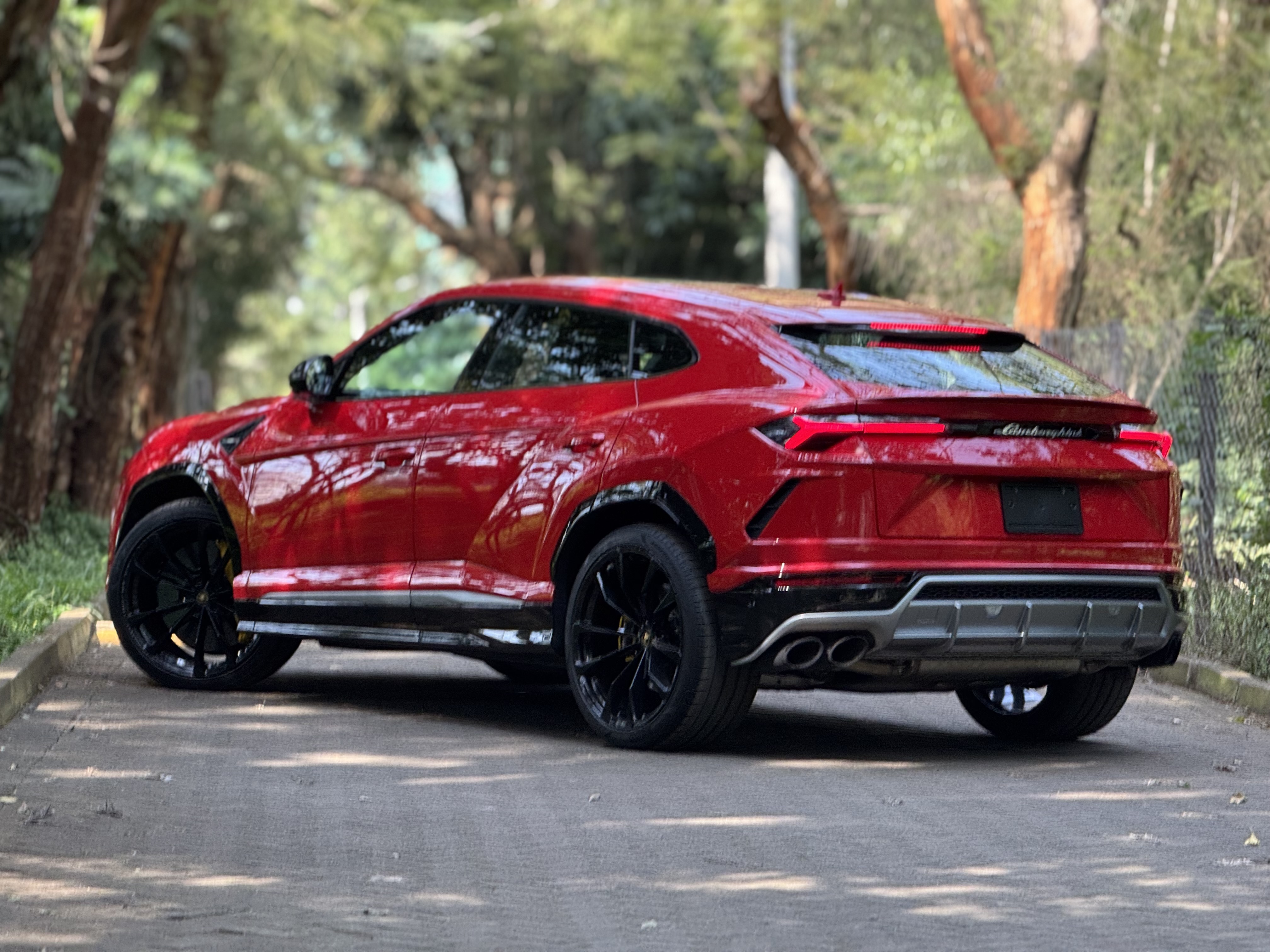 2019 LAMBORGHINI URUS