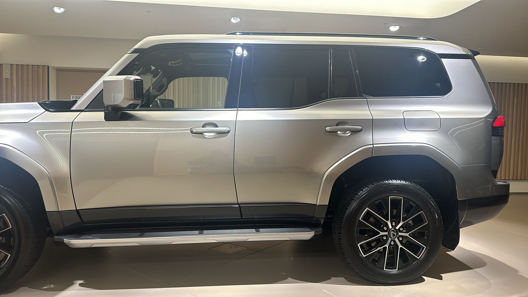 LEXUS GX550