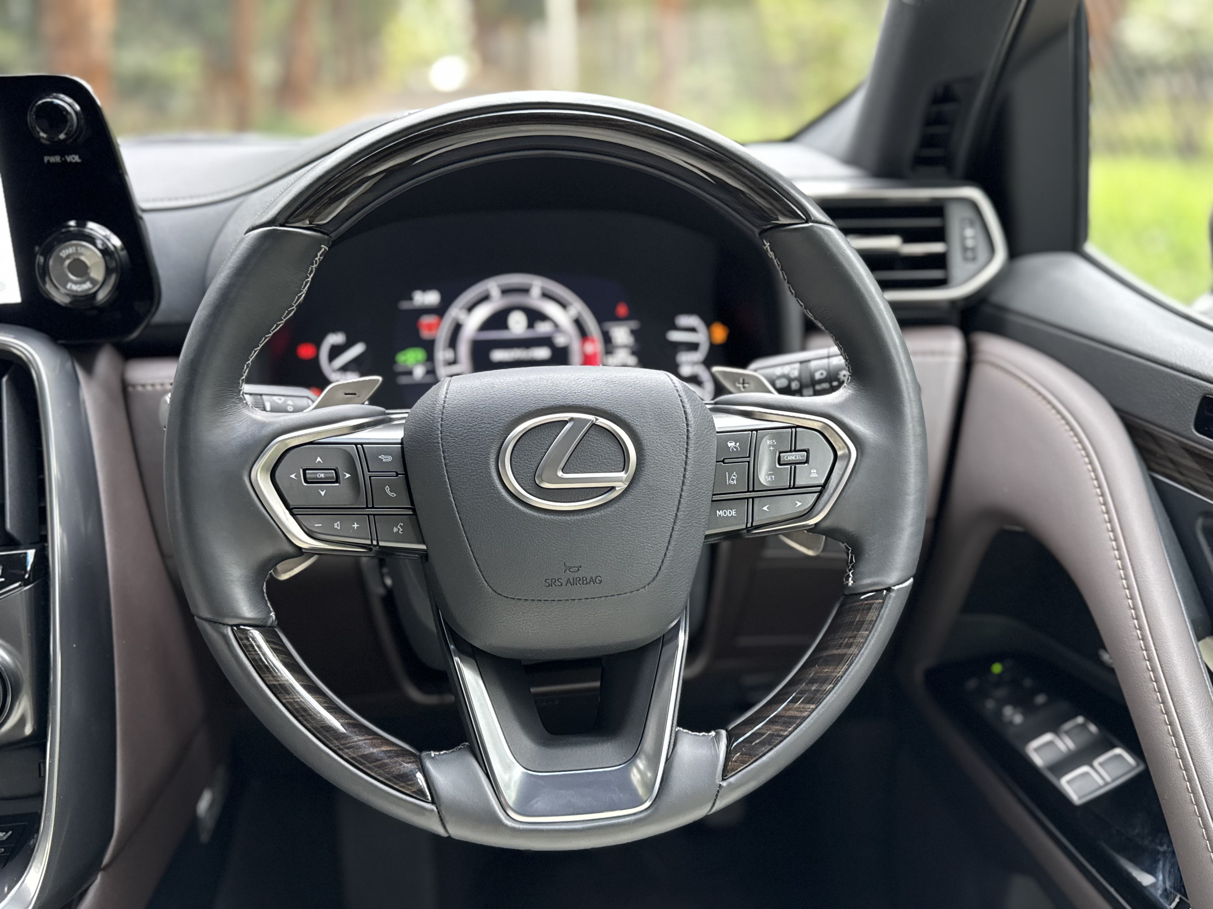 2023 LEXUS LX600
