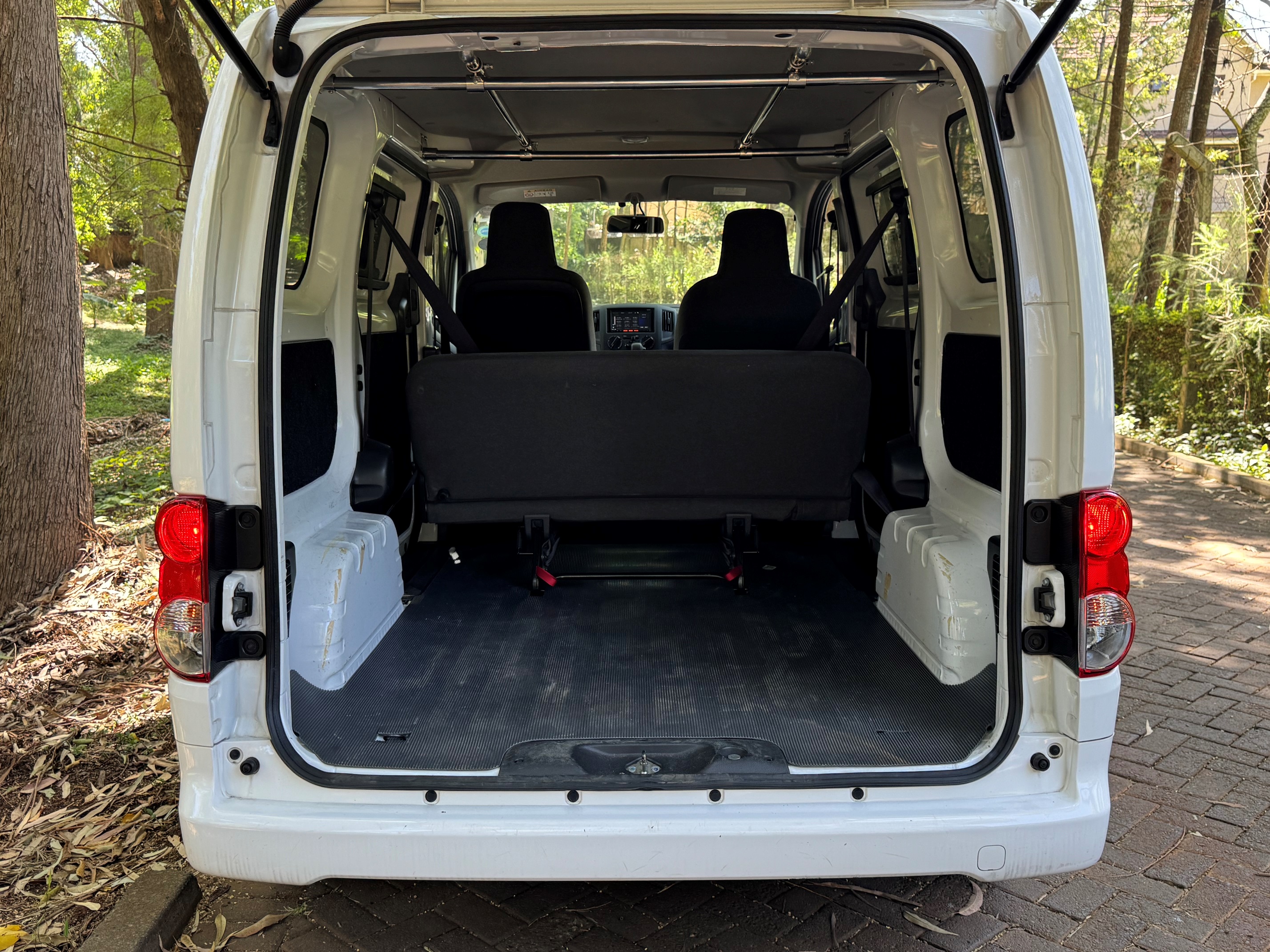 NISSAN NV200