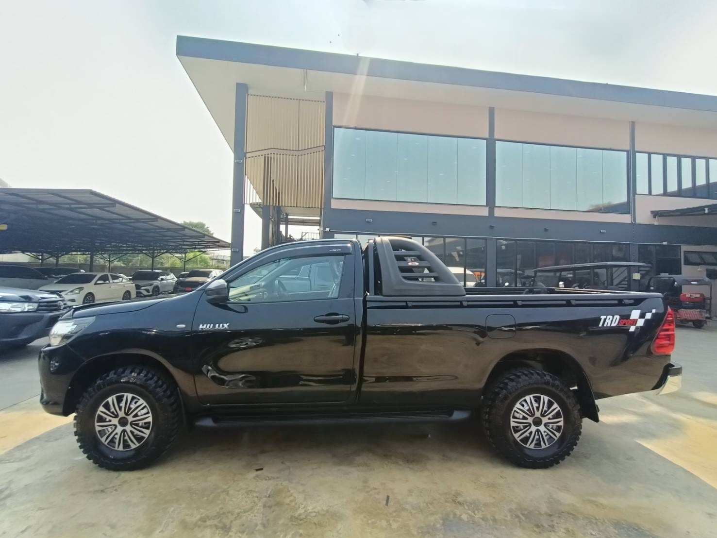 TOYOTA HILUX HIGHRIDER
