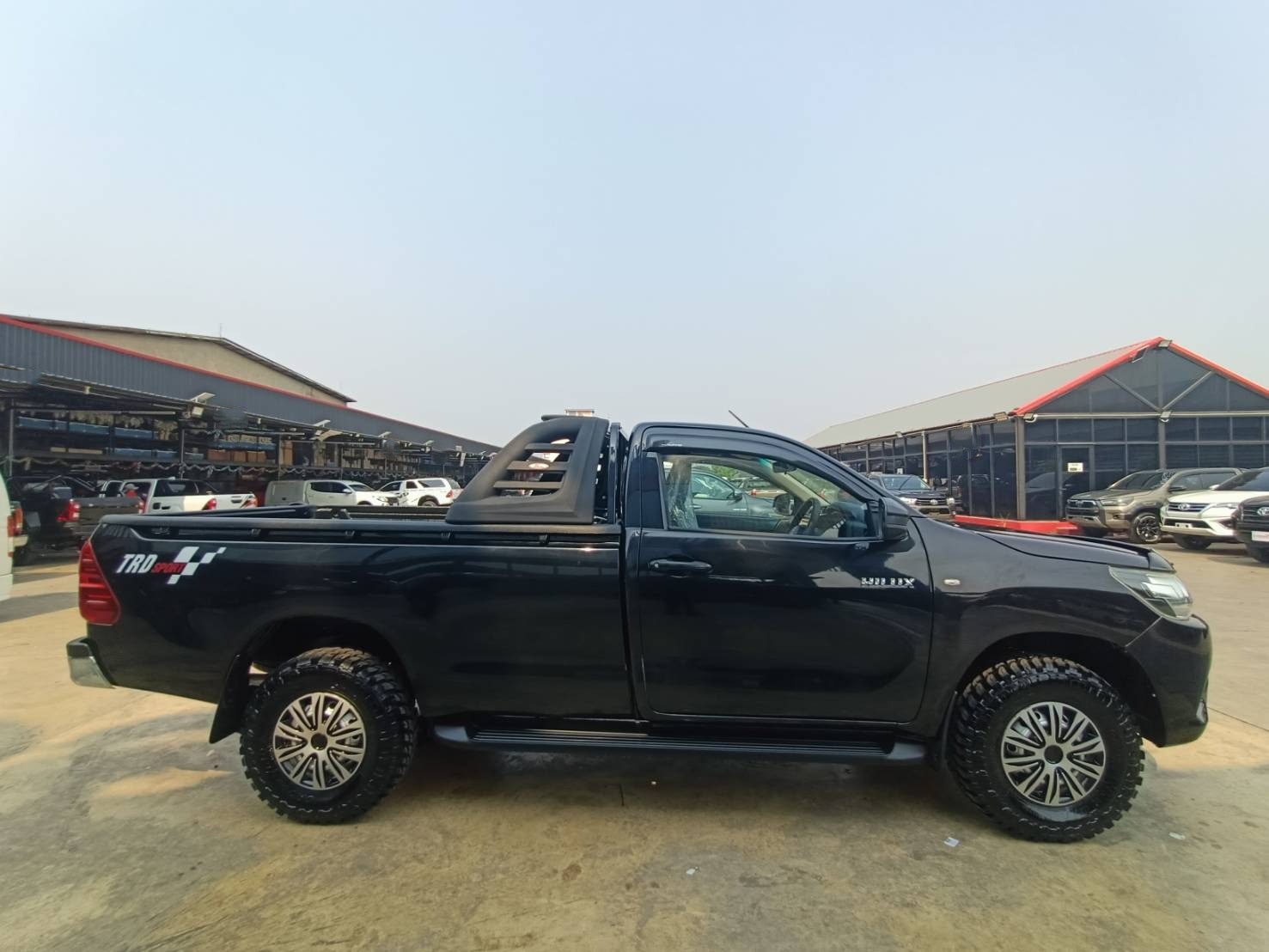 TOYOTA HILUX HIGHRIDER