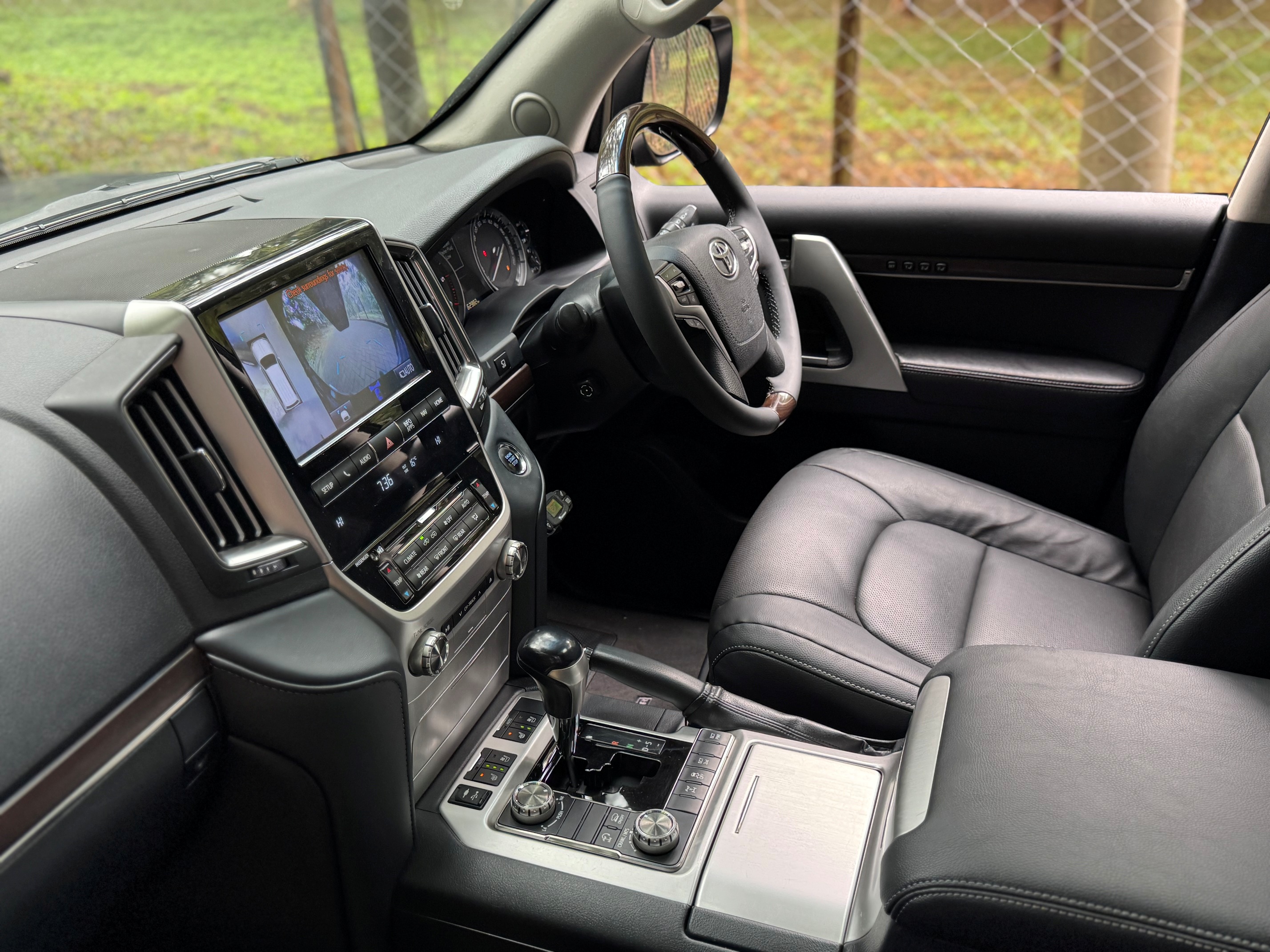 TOYOTA LANDCRUISER SAHARA
