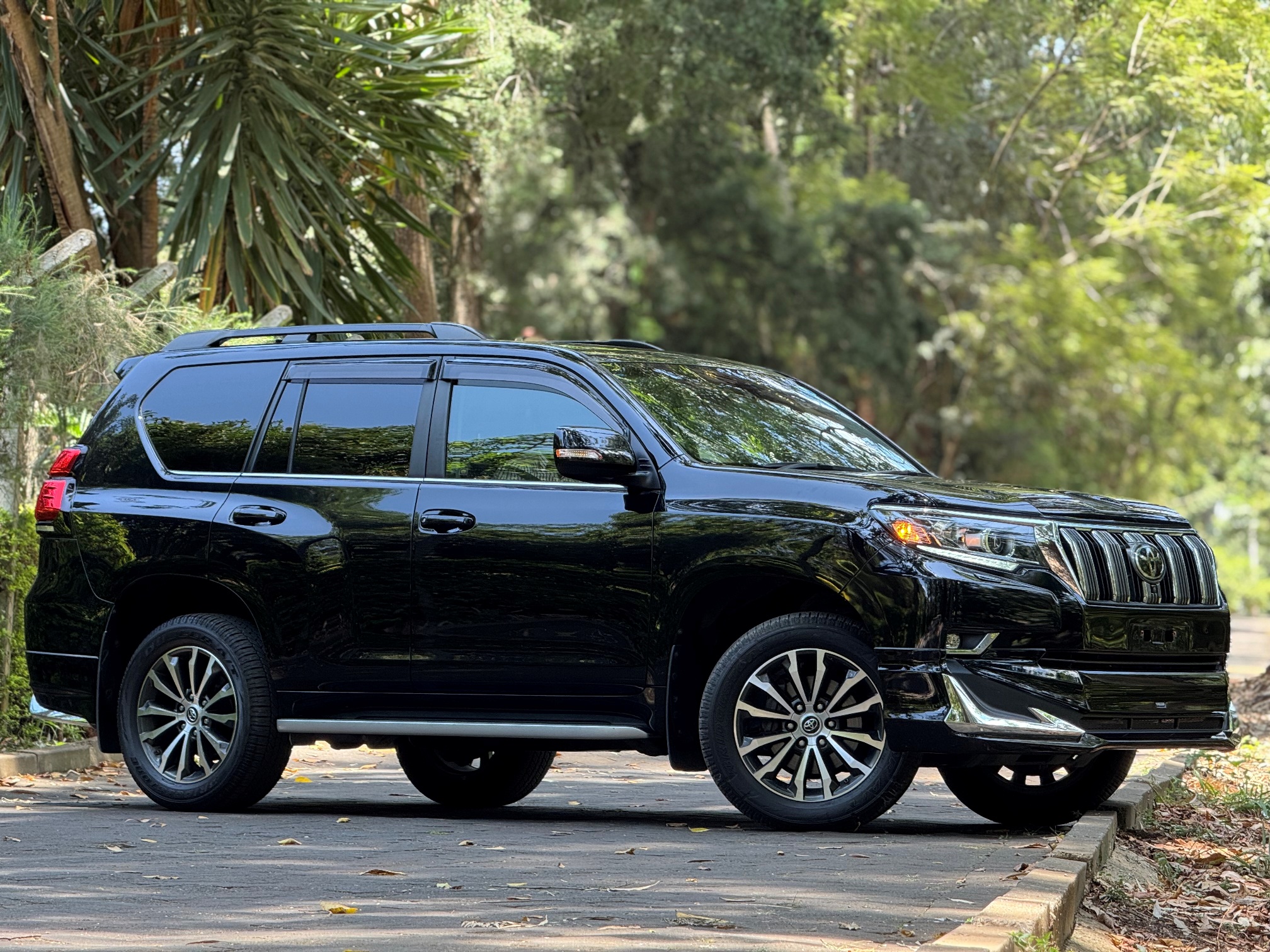 TOYOTA LANDCRUISER PRADO TZ.G