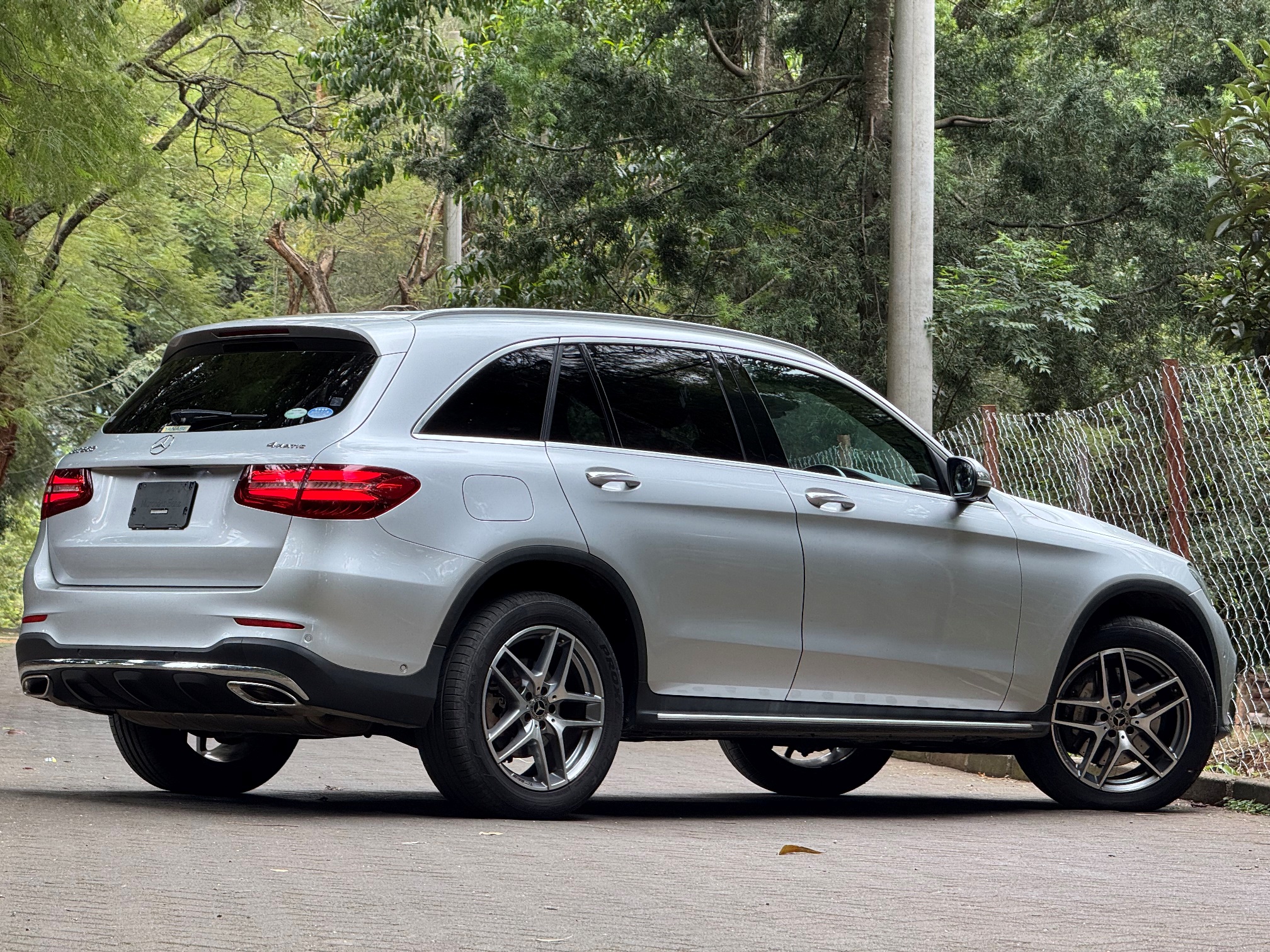 MERCEDES BENZ GLC250 4MATICs