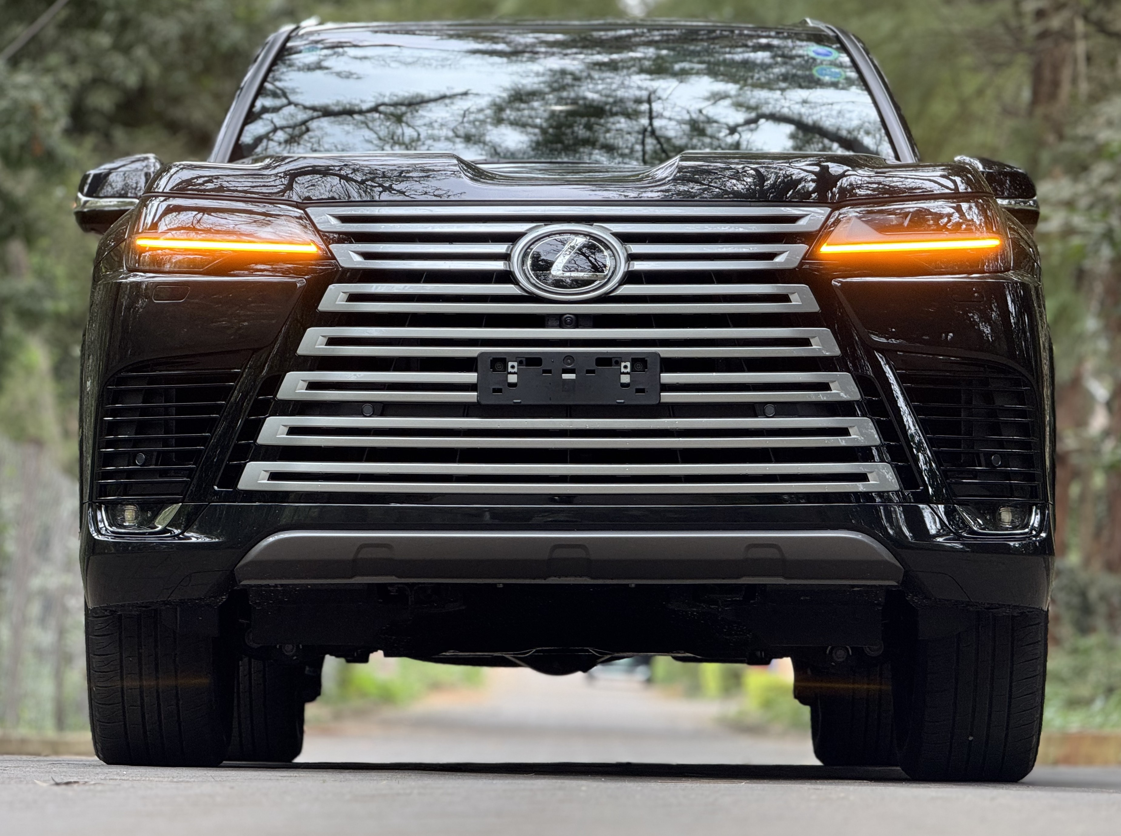 2023 LEXUS LX600
