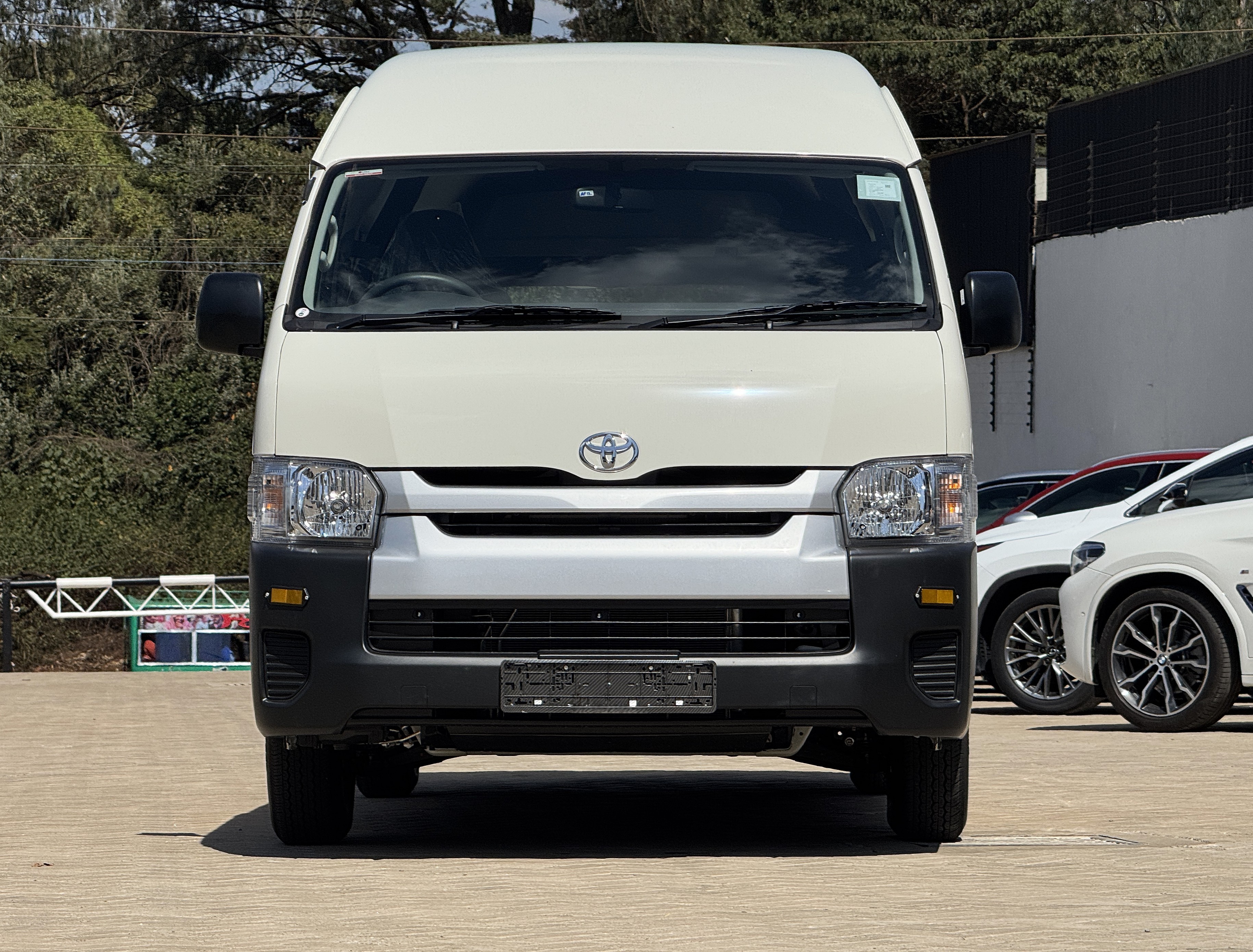 2026 TOYOTA HIACE 9L