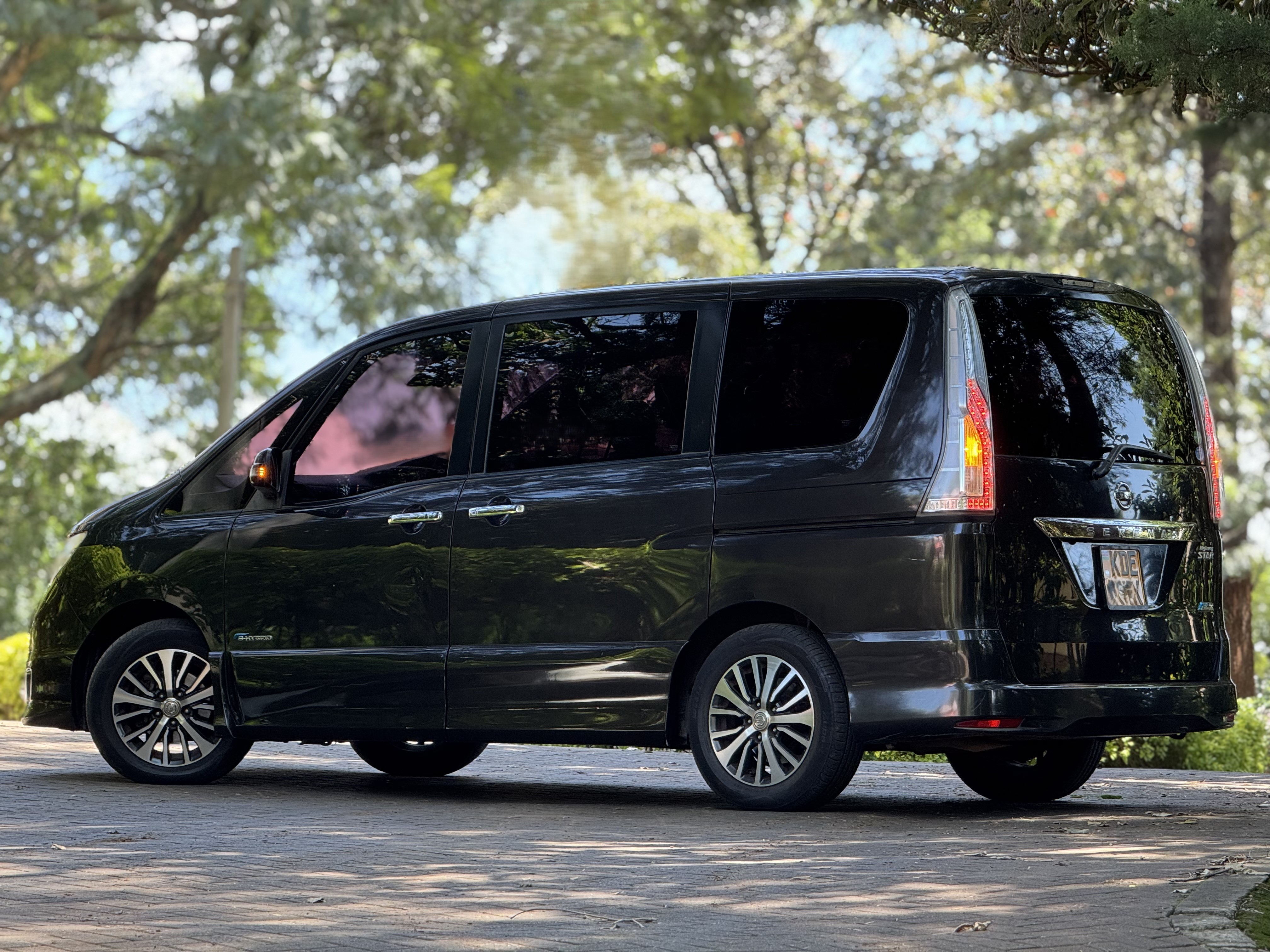 2014 NISSAN SERENA