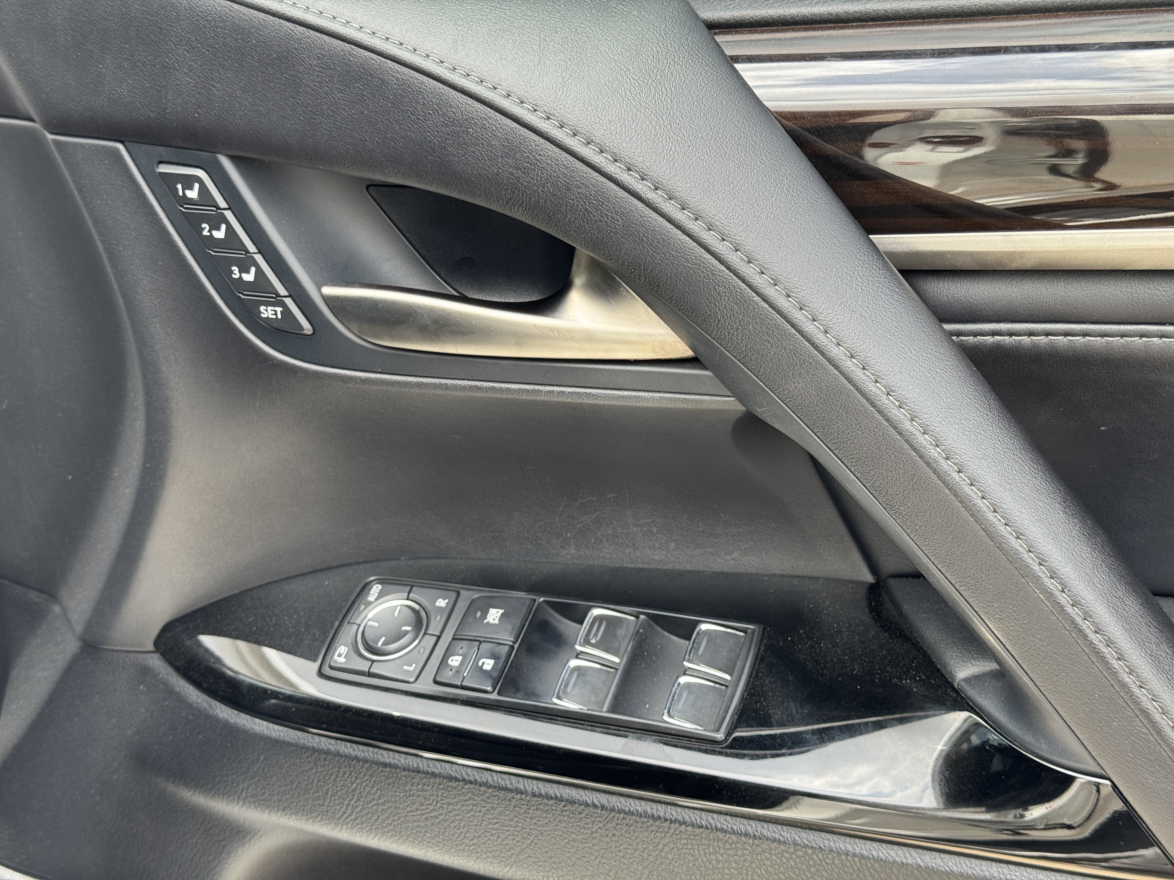 2017 LEXUS LX450d