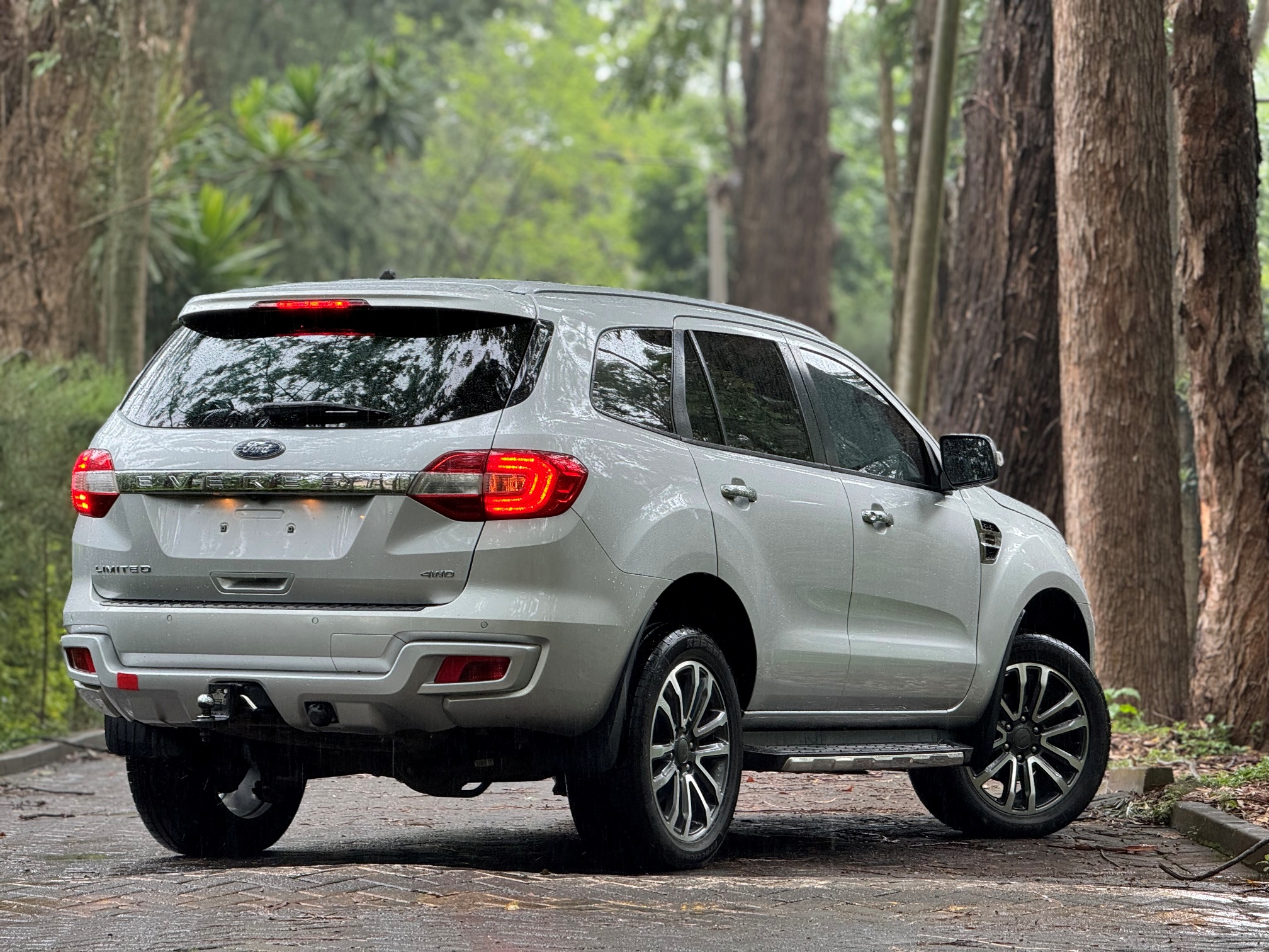 FORD EVEREST