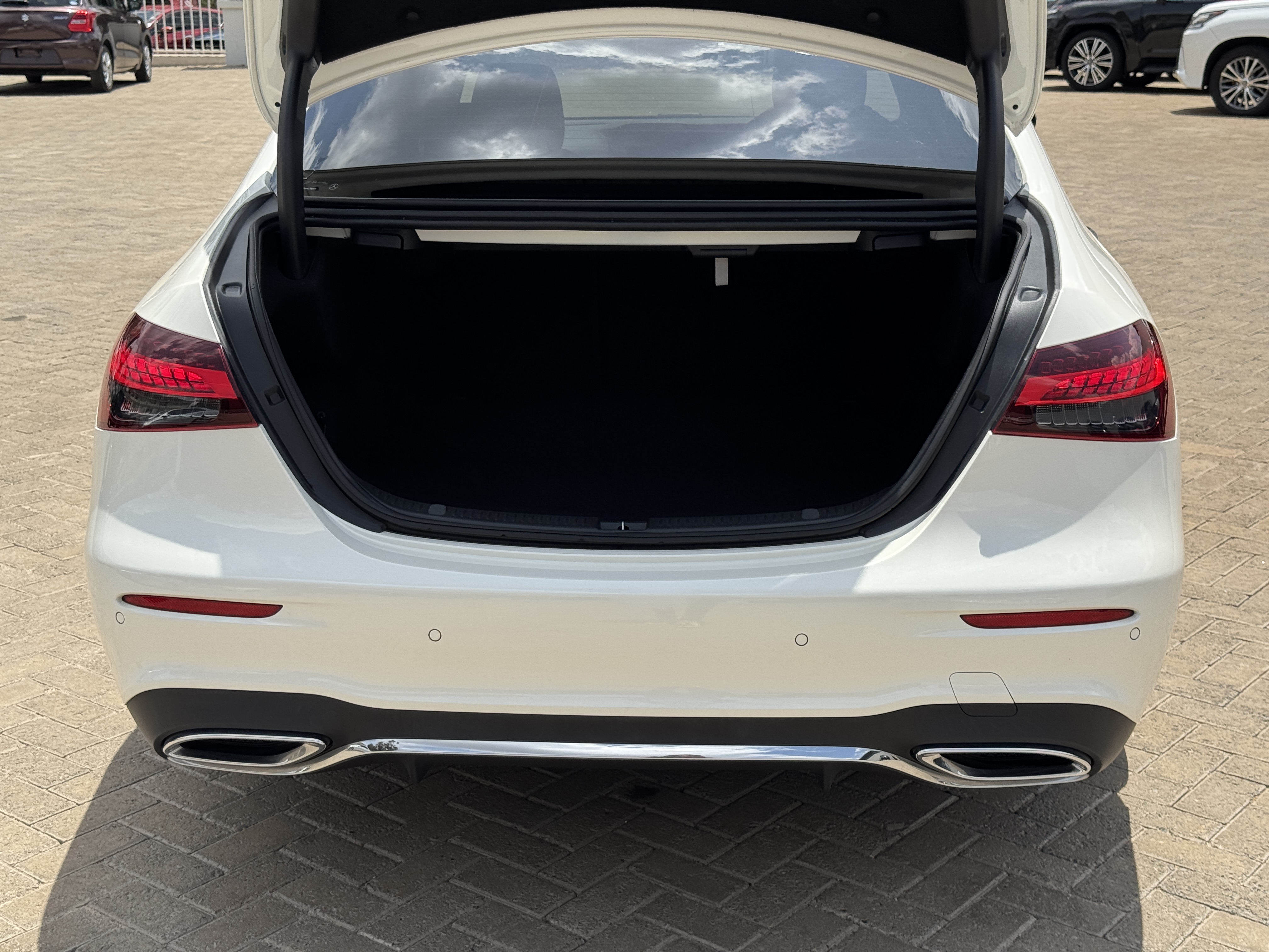 2020 MERECEDES BENZ E200