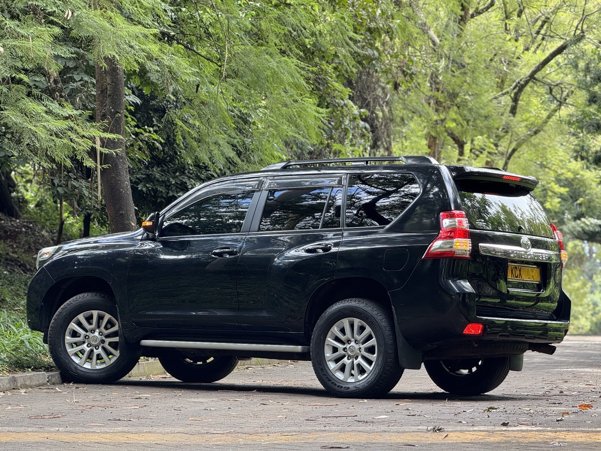 TOYOTA LANDCRUISER PRADO TZ.G