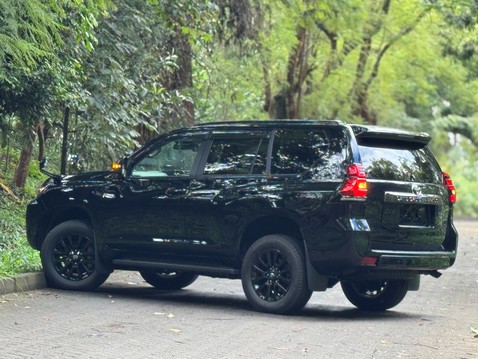 TOYOTA LANDCRUISER PRADO TX.L