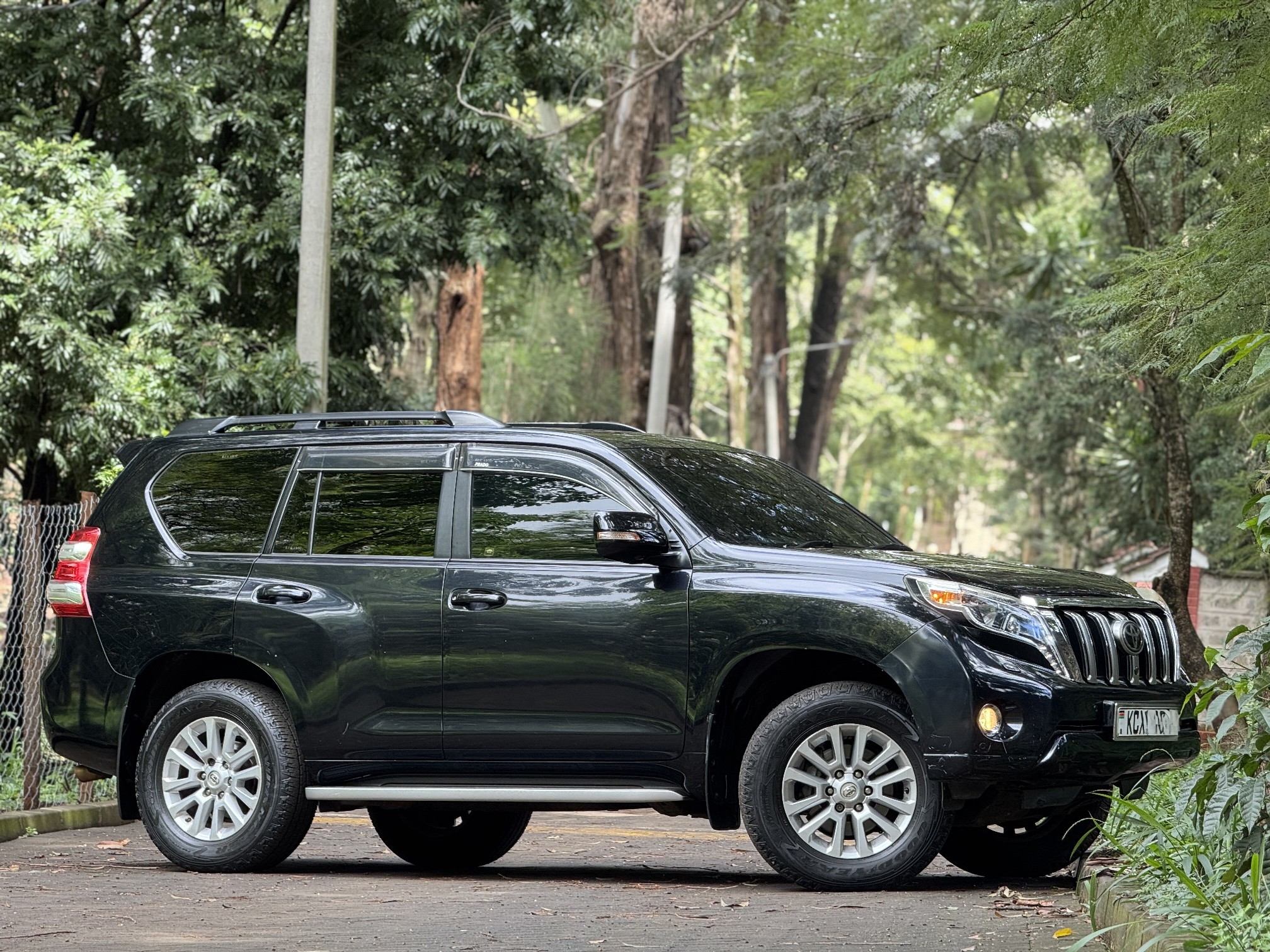 TOYOTA LANDCRUISER PRADO TZ.G
