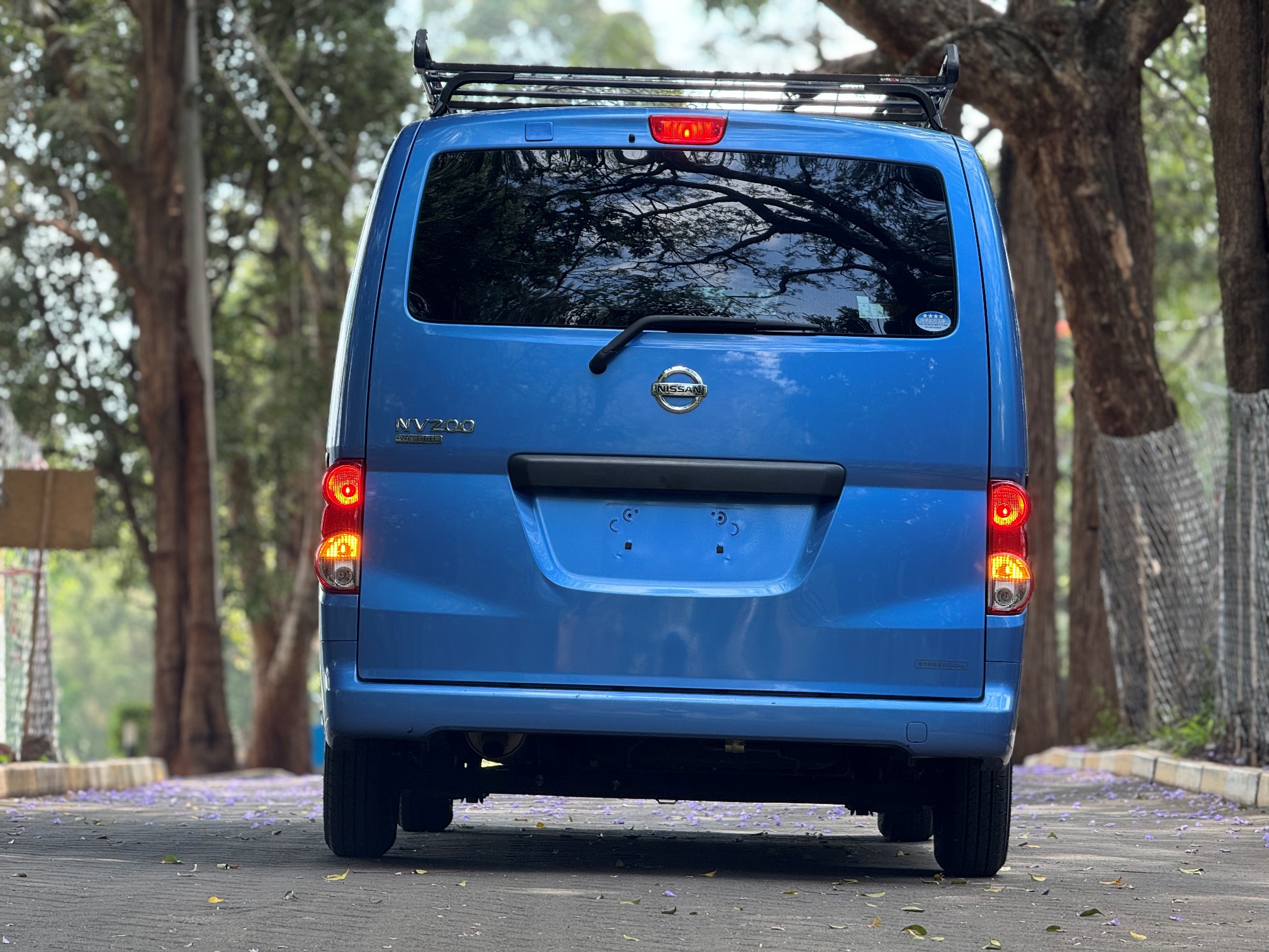 NISSAN NV200