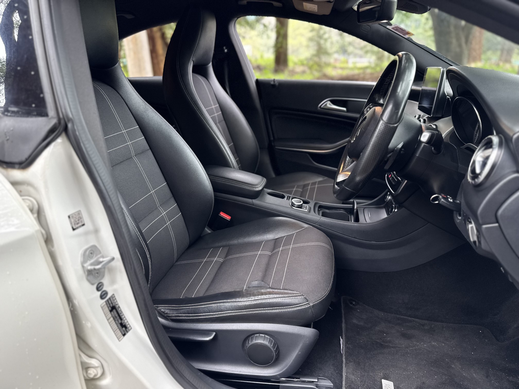 MERCEDES BENZ CLA180