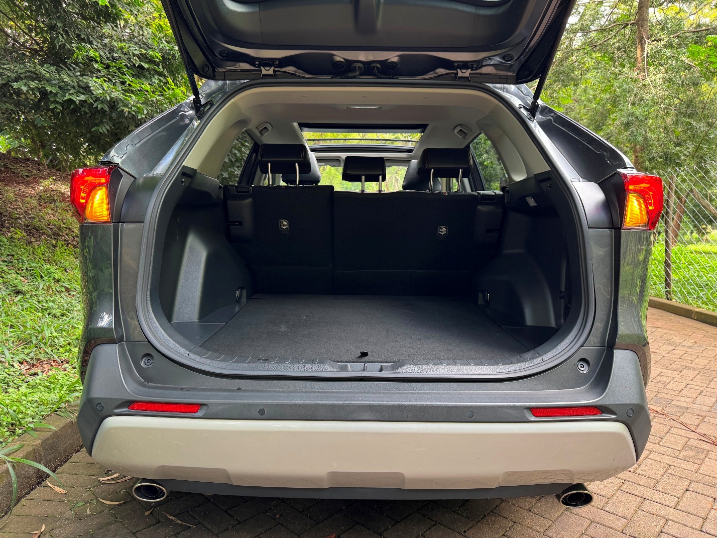 TOYOTA RAV4 ADVENTURE AWD