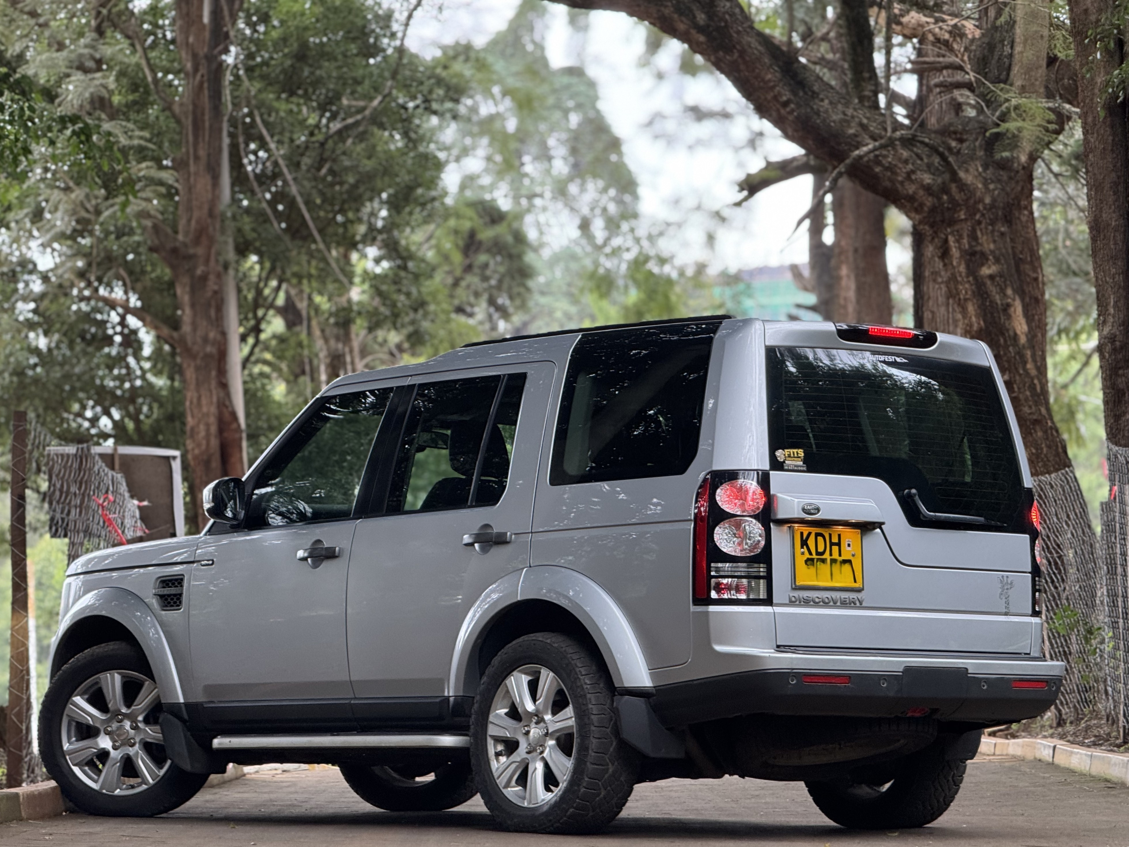 2015 LANDROVER DISCOVERY 4