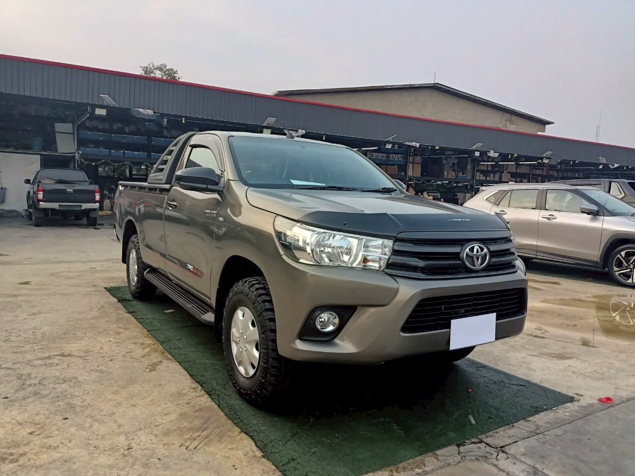 TOYOTA HILUX HIGHRIDER