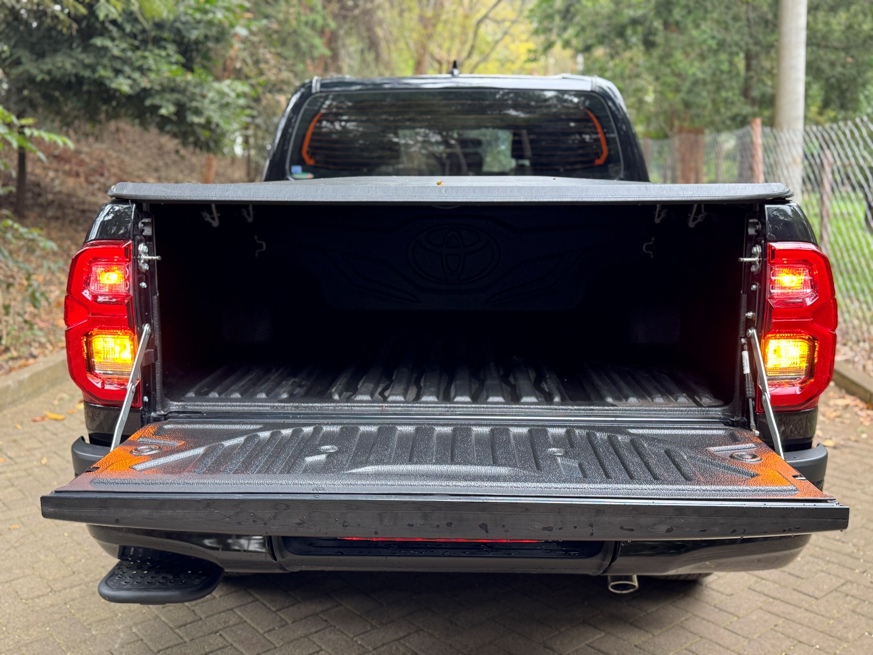 TOYOTA HILUX GR SPORT
