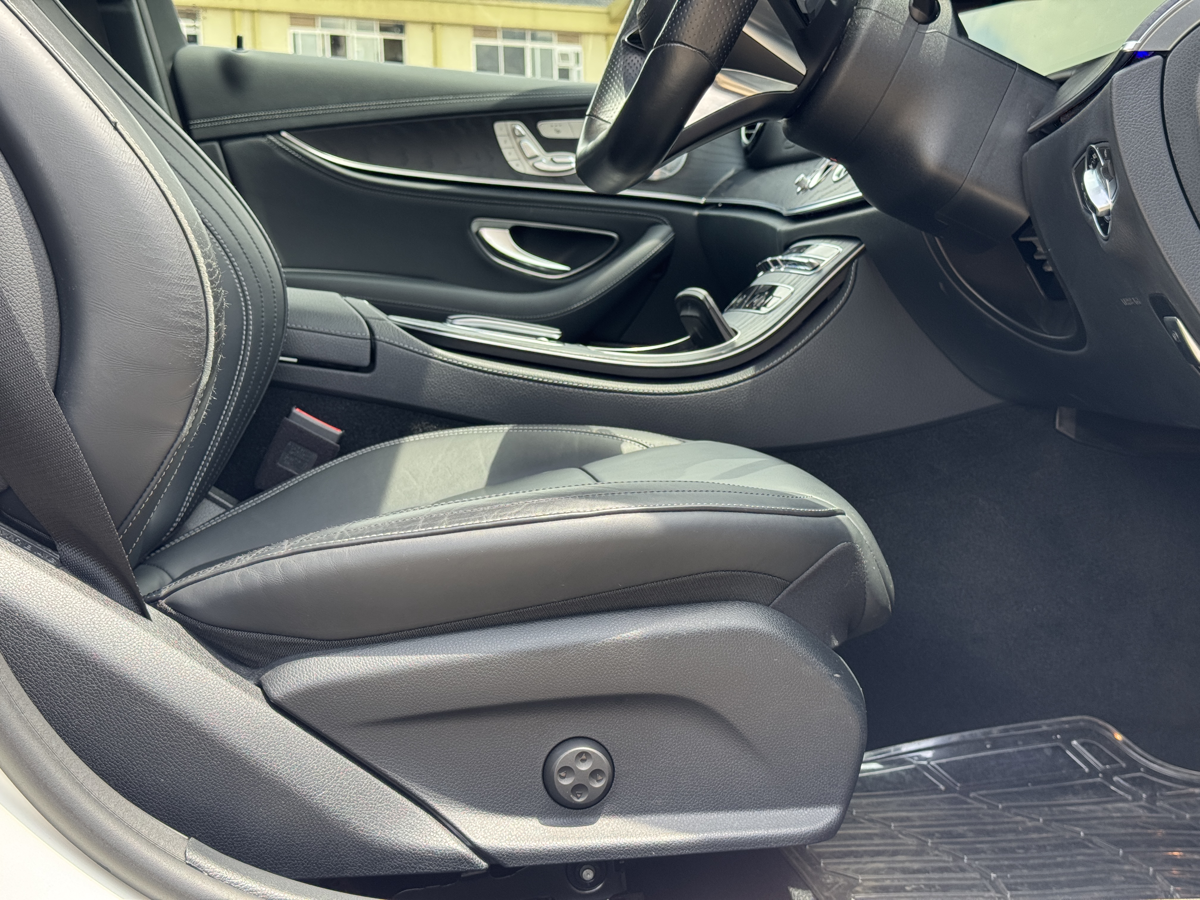 2020 MERECEDES BENZ E200