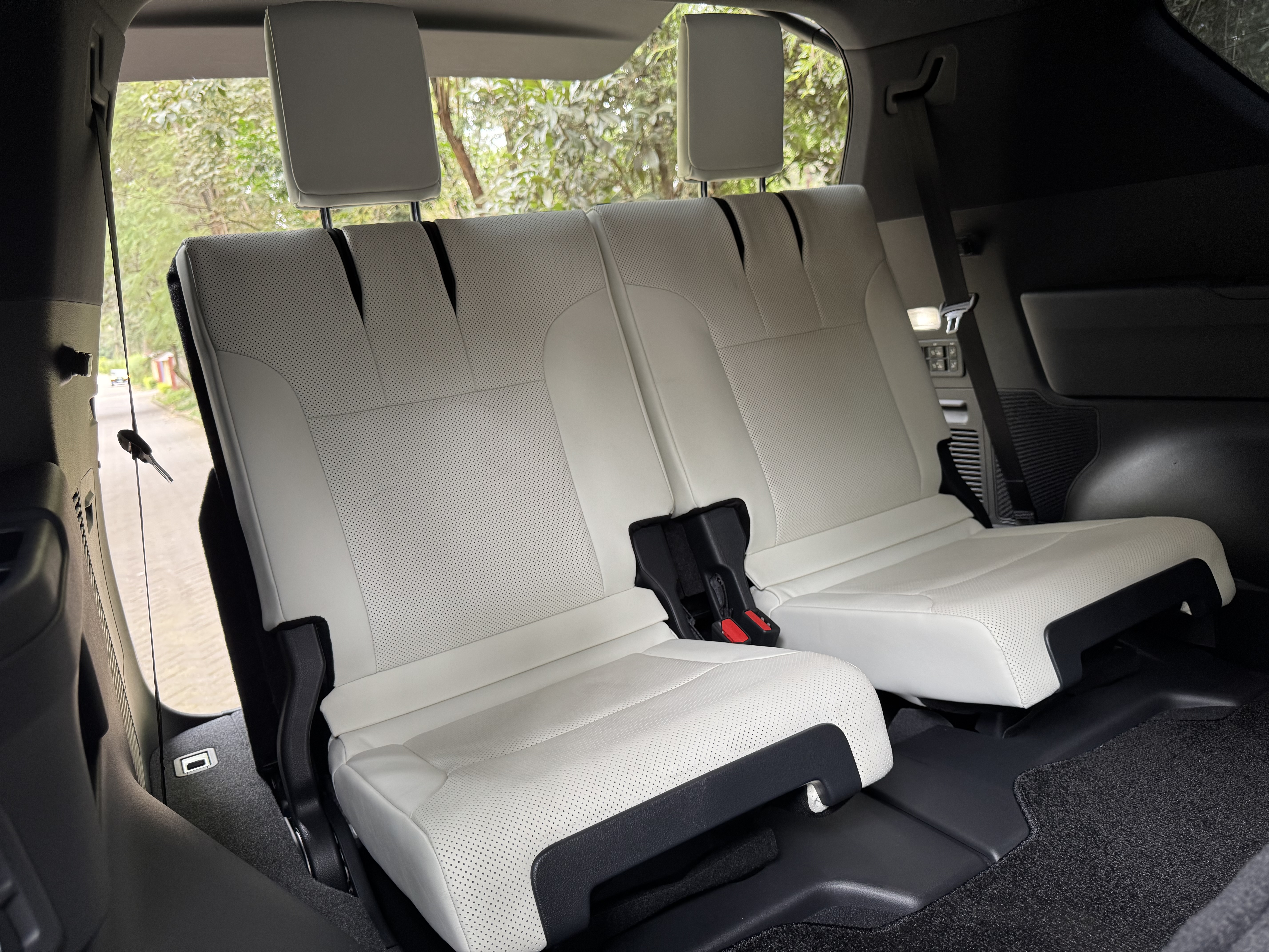2023 LEXUS LX600