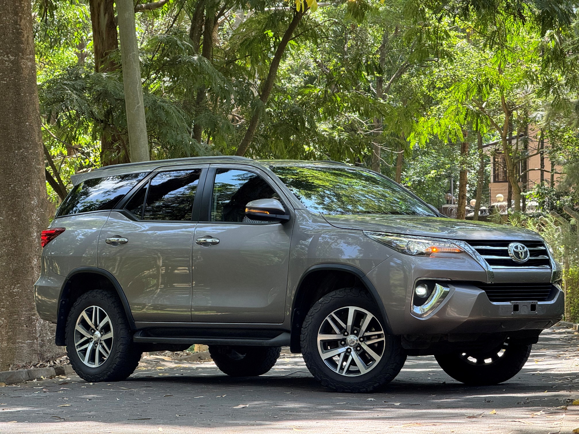 TOYOTA FORTUNER