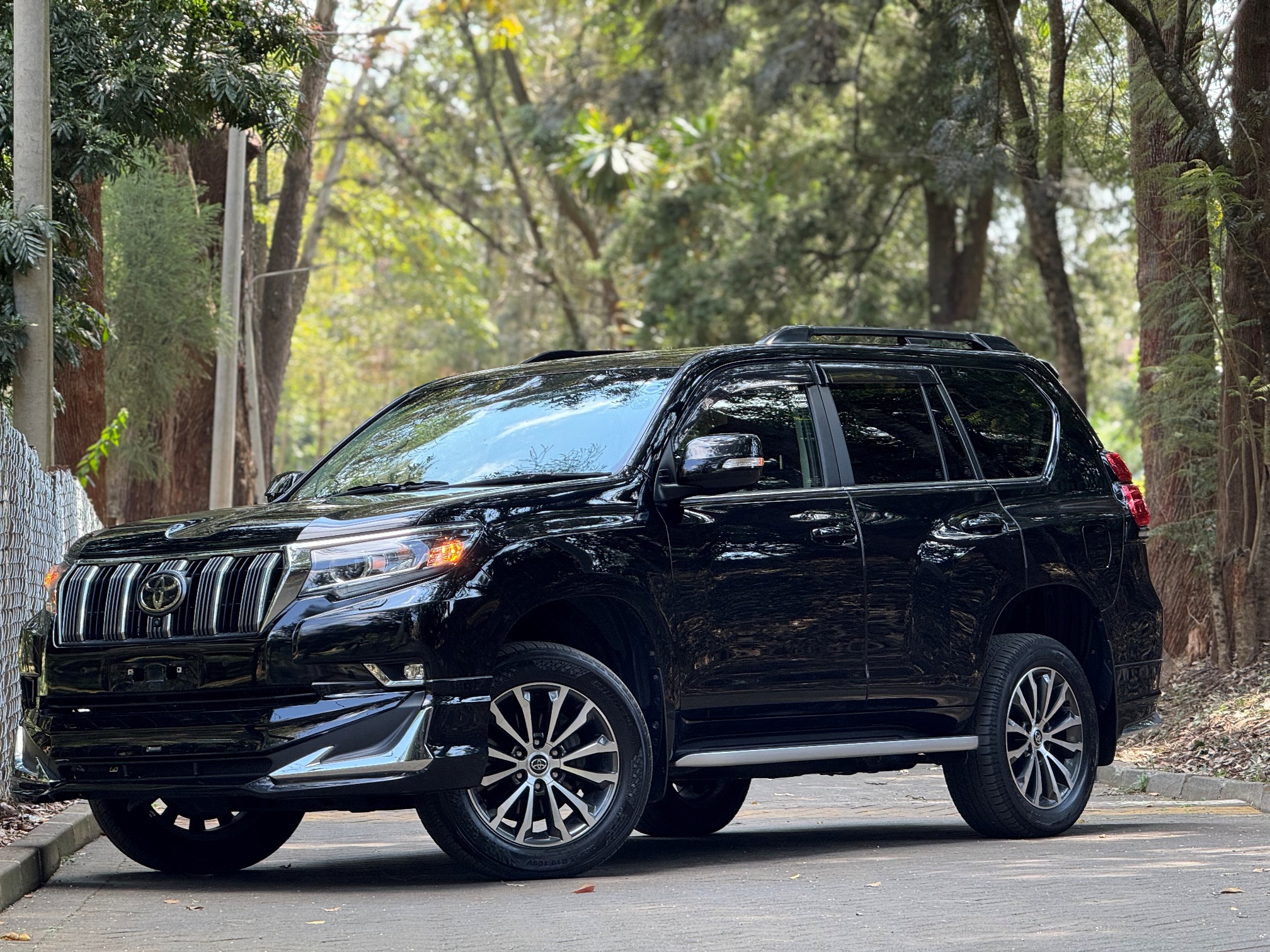 TOYOTA LANDCRUISER PRADO TZ.G