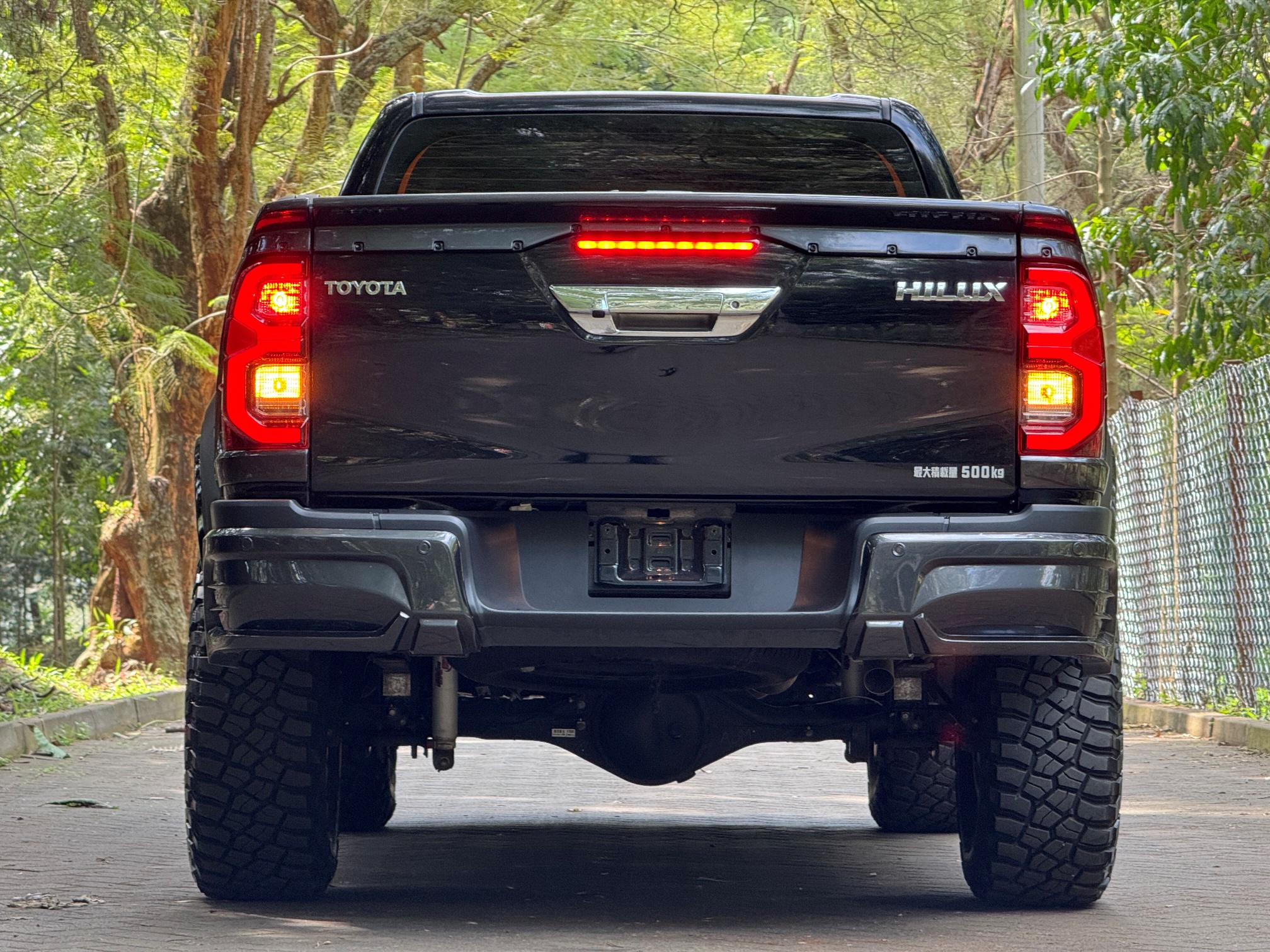 TOYOTA HILUX