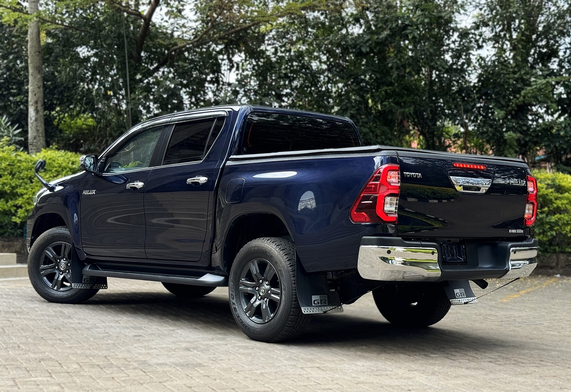 TOYOTA HILUX