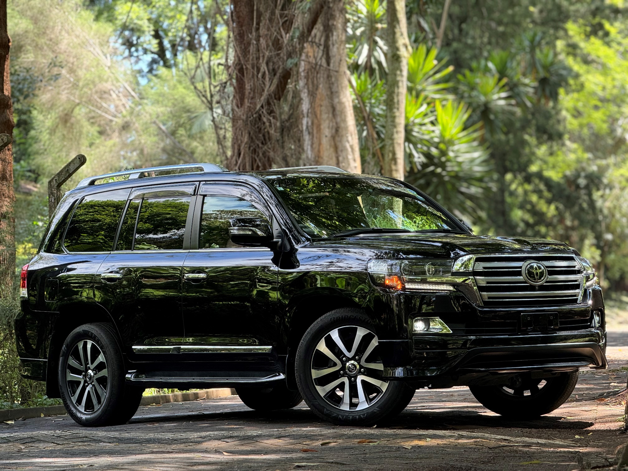 TOYOTA LANDCRUISER ZX