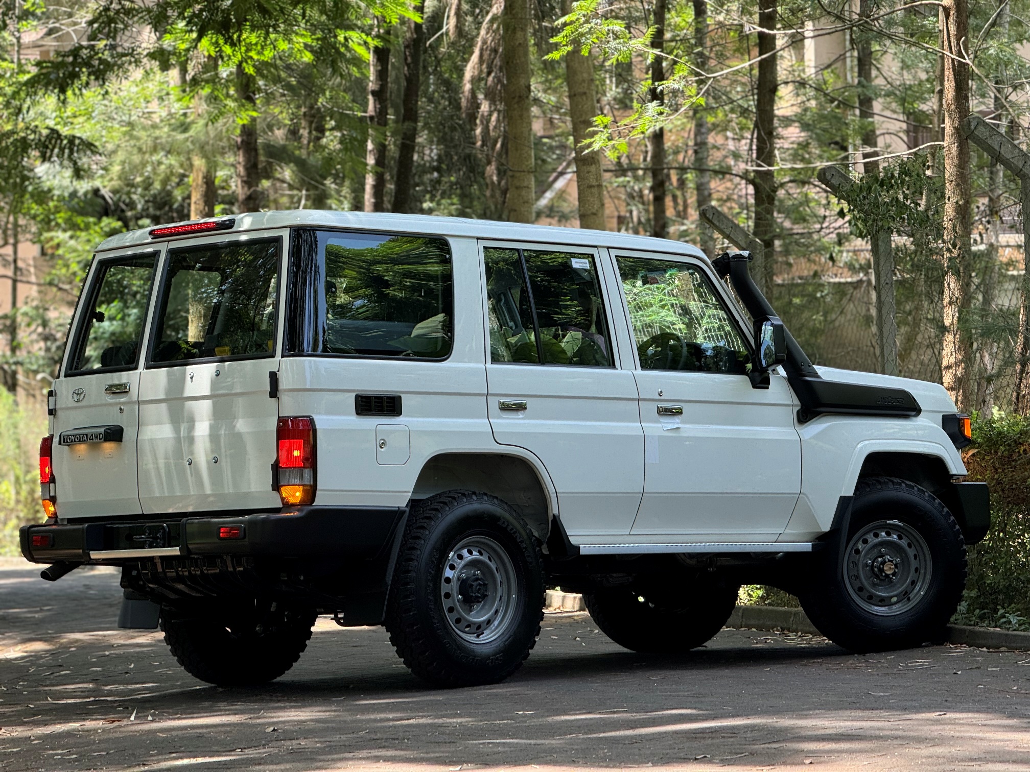BRAND NEW TOYOTA LANDCRUISER 76 SERIES