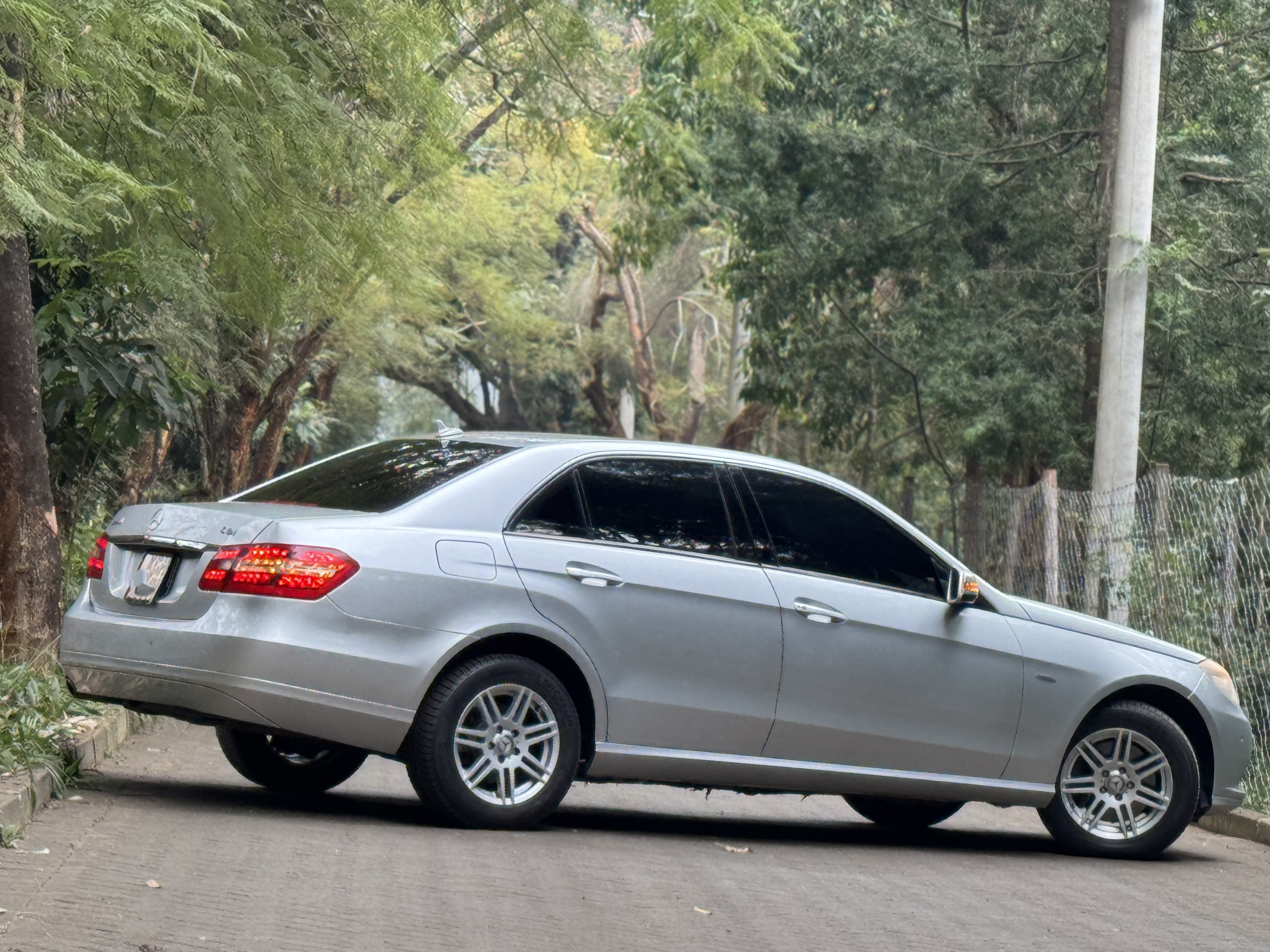 2010 MERCEDES BENZ E250