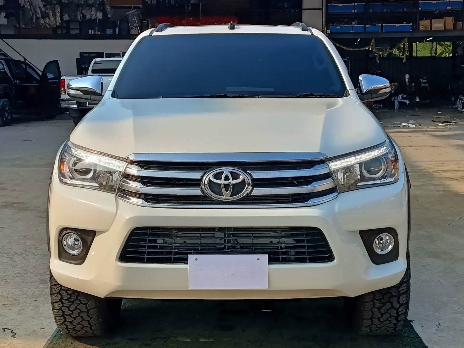 TOYOTA HILUX REVO