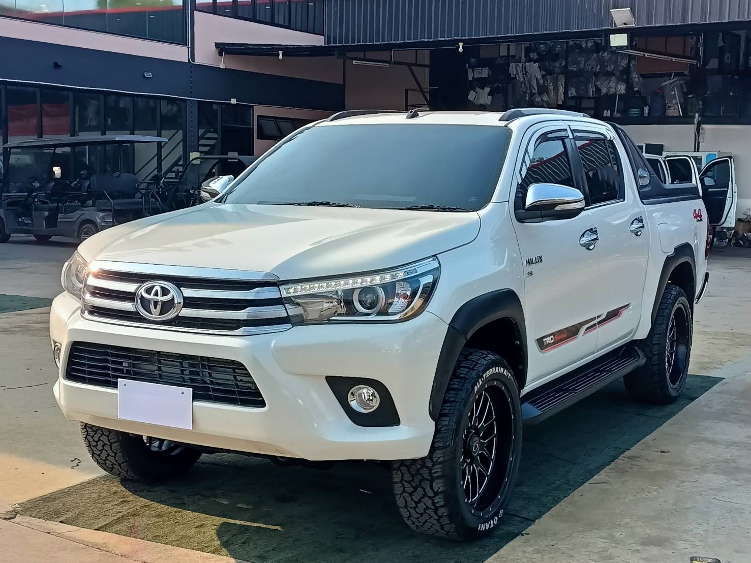 TOYOTA HILUX REVO