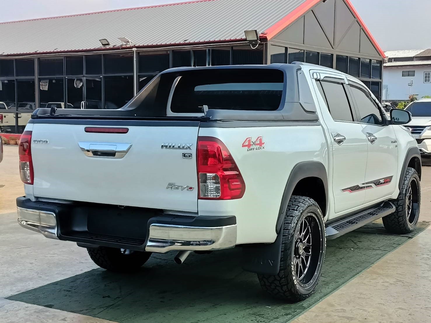 TOYOTA HILUX REVO