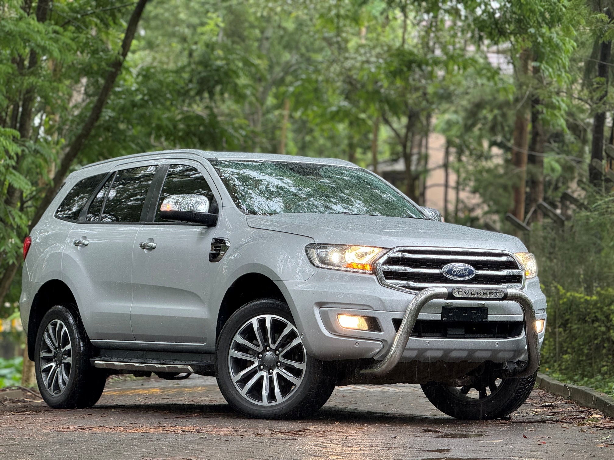 FORD EVEREST