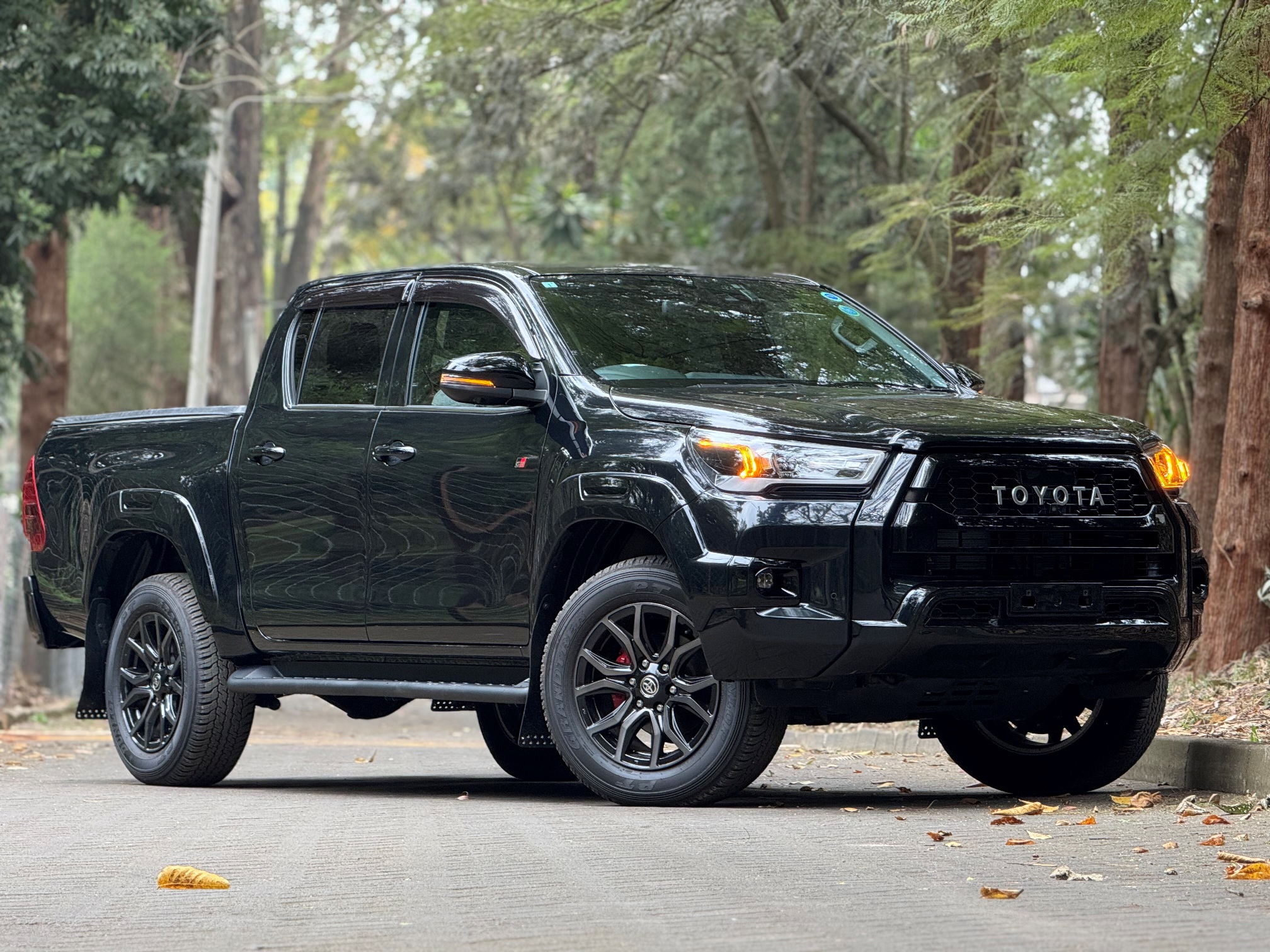 TOYOTA HILUX GR SPORT