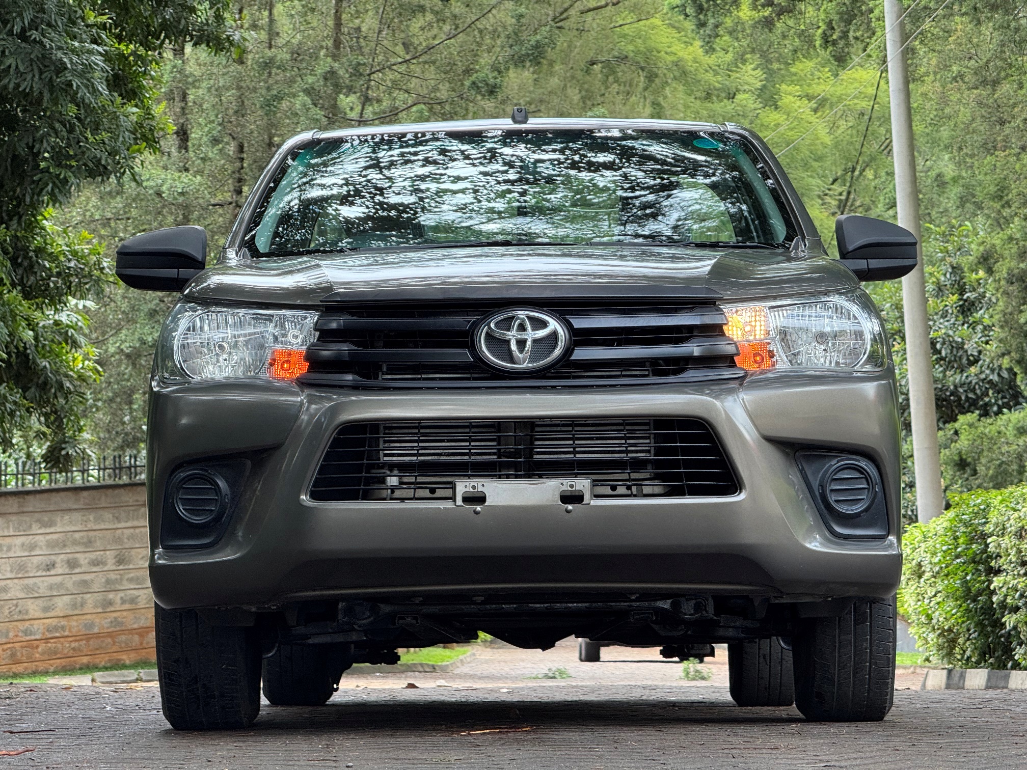 TOYOTA HILUX SINGLE CAB