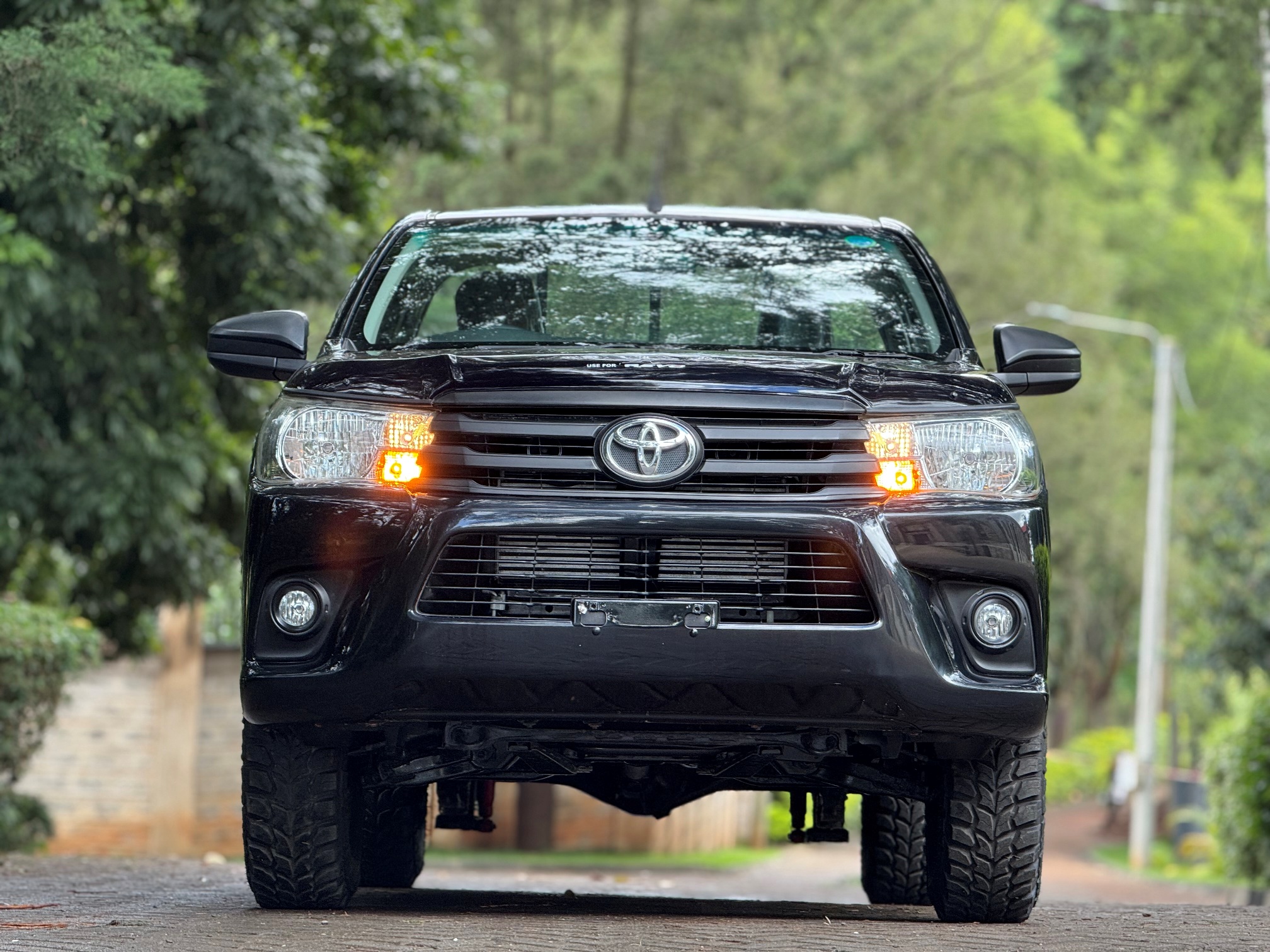 TOYOTA HILUX HIGH RIDER