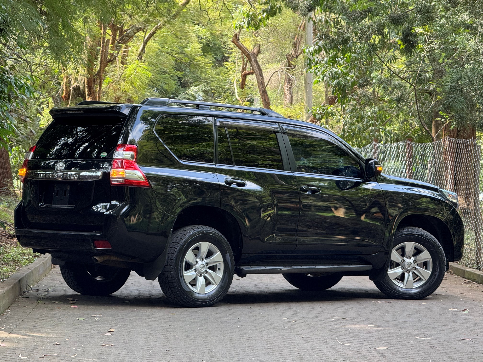 TOOYOTA LANDCRUISER PRADO TX
