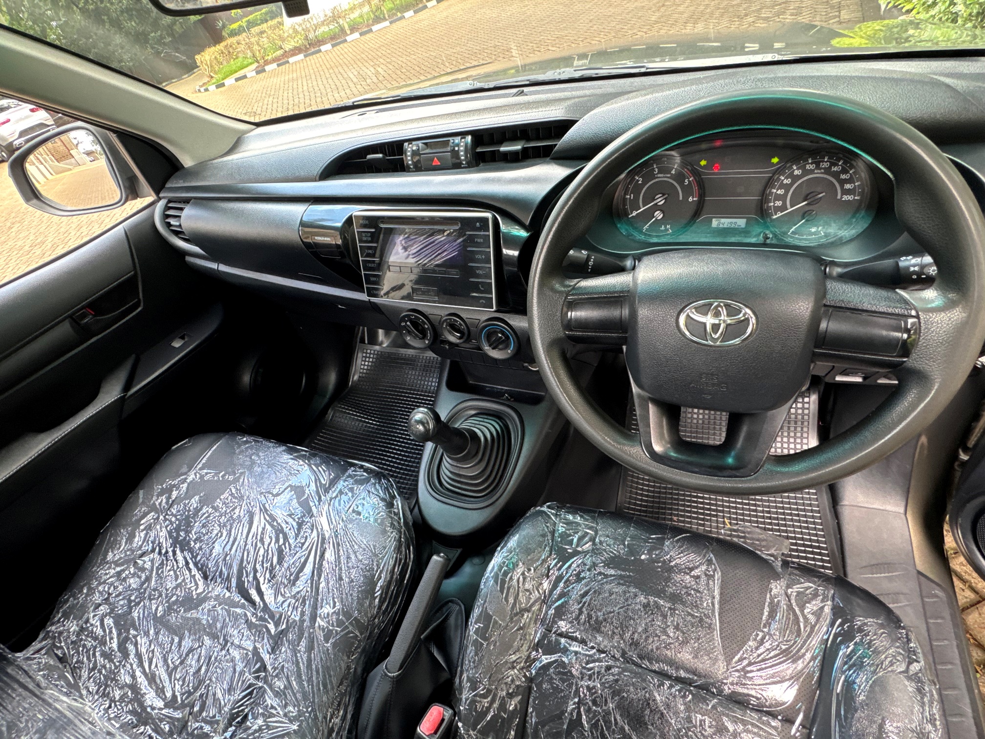 TOYOTA HILUX SINGLE CAB