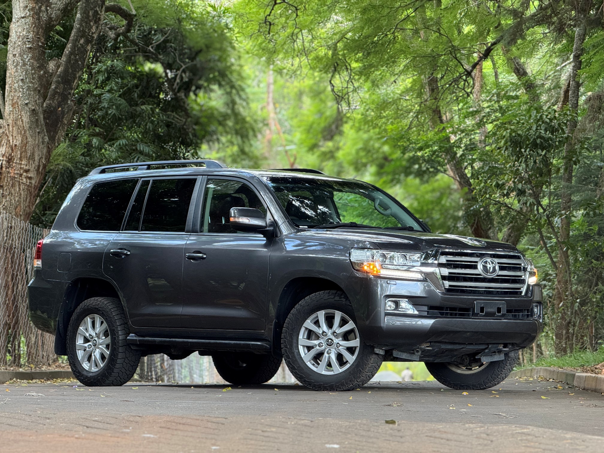 TOYOTA LANDCRUISER VX