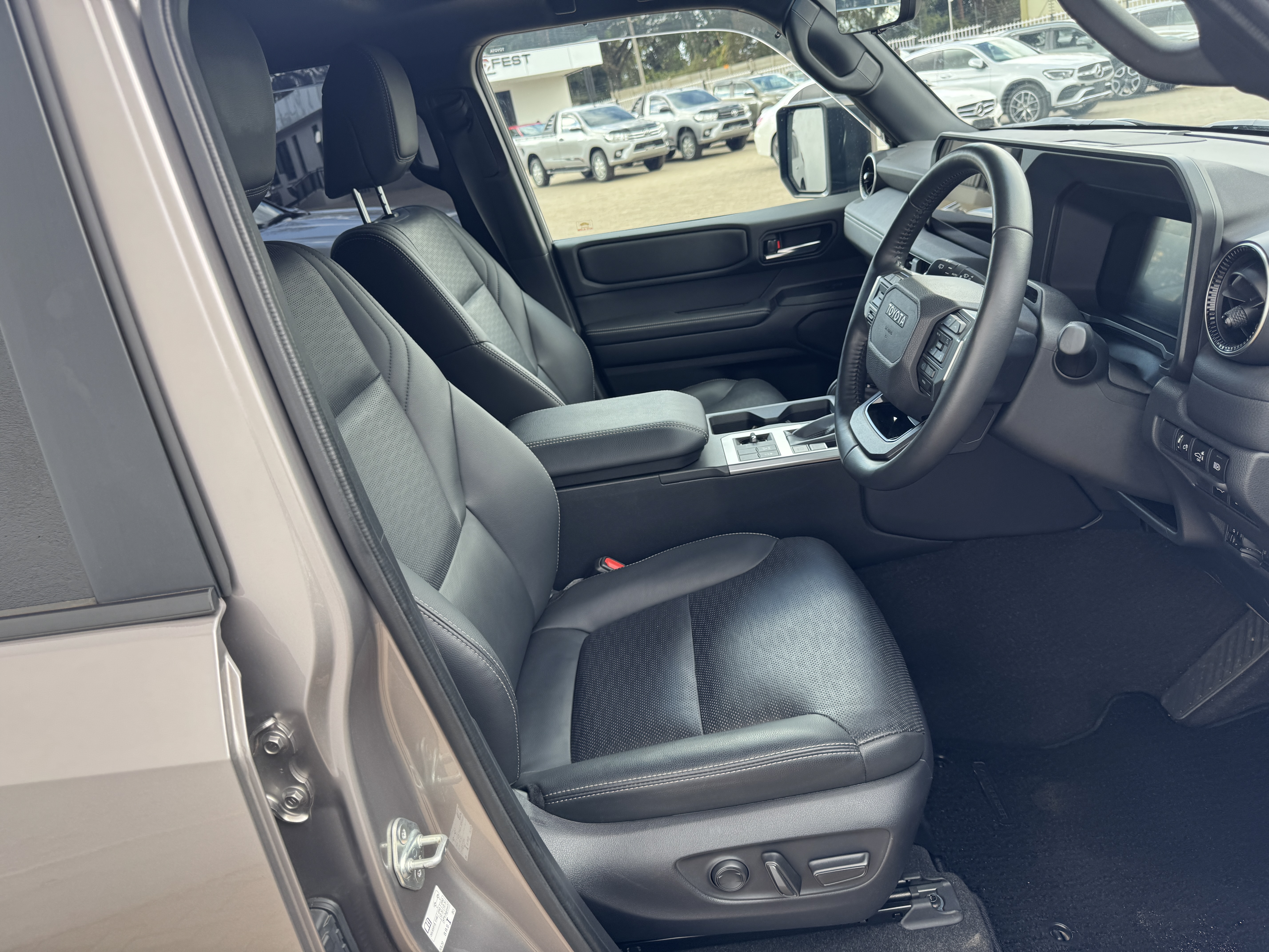 2024 TOYOTA LANDCRUISER J250