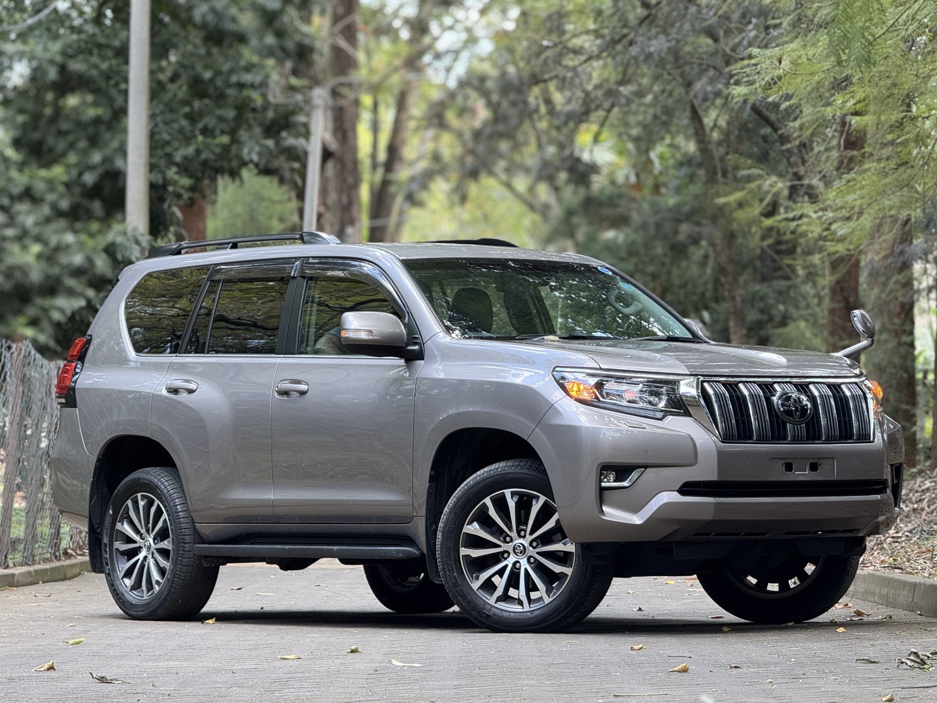 TOYOTA LANDCRUISER PRADO