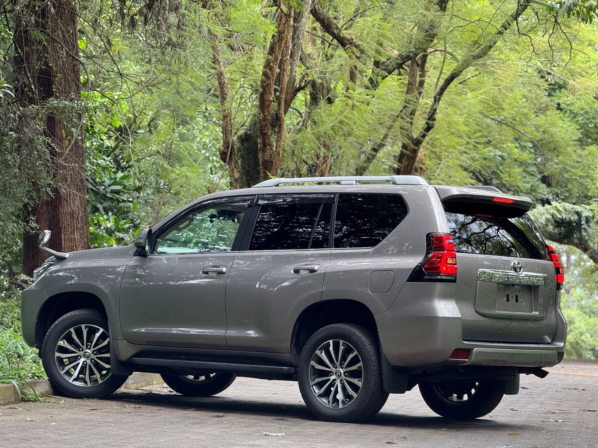TOYOTA LANDCRUISER PRADO TX.L